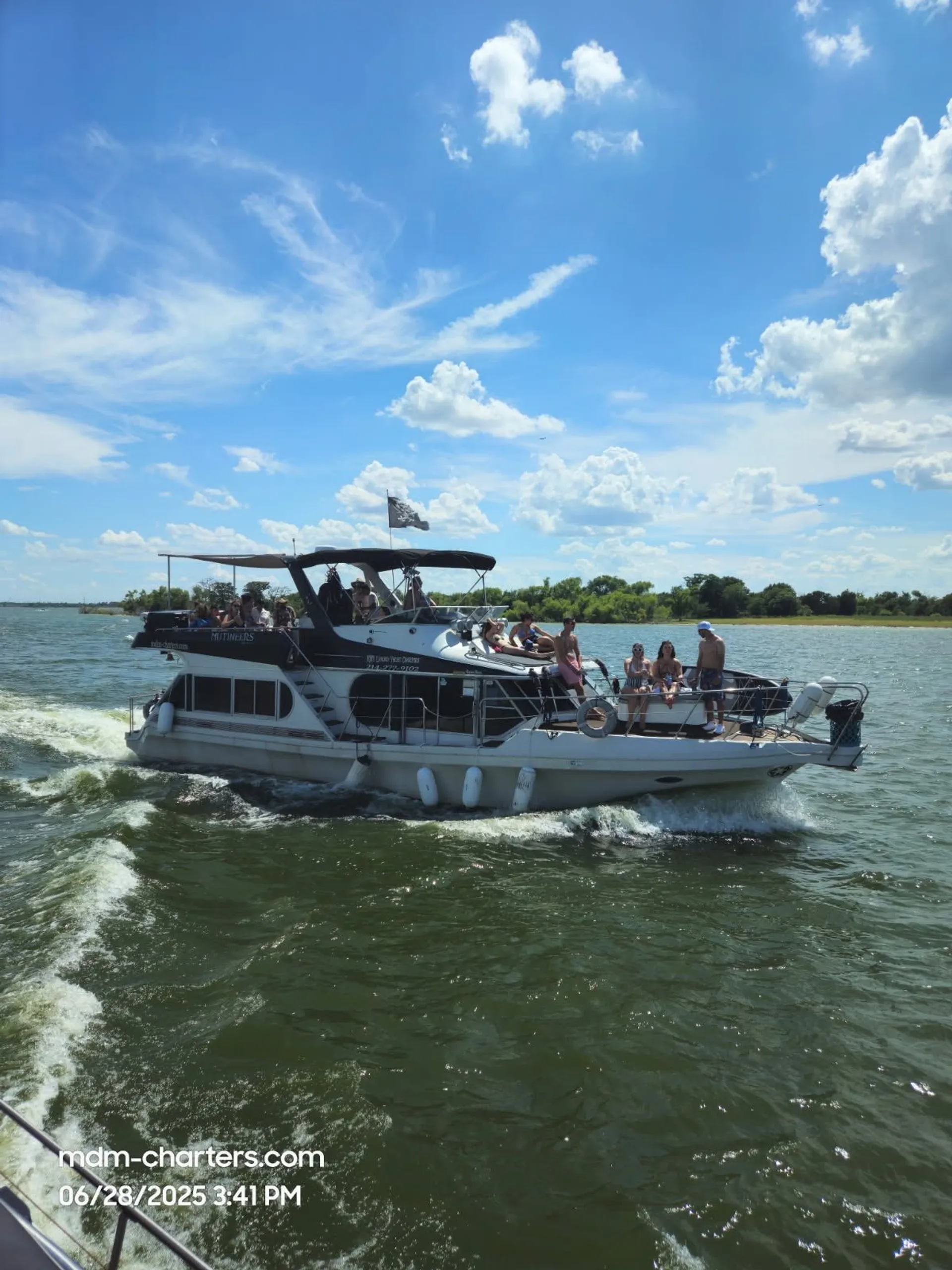 2ND LARGEST LUXURY YACHT RENTAL ON LAKE LEWISVILLE