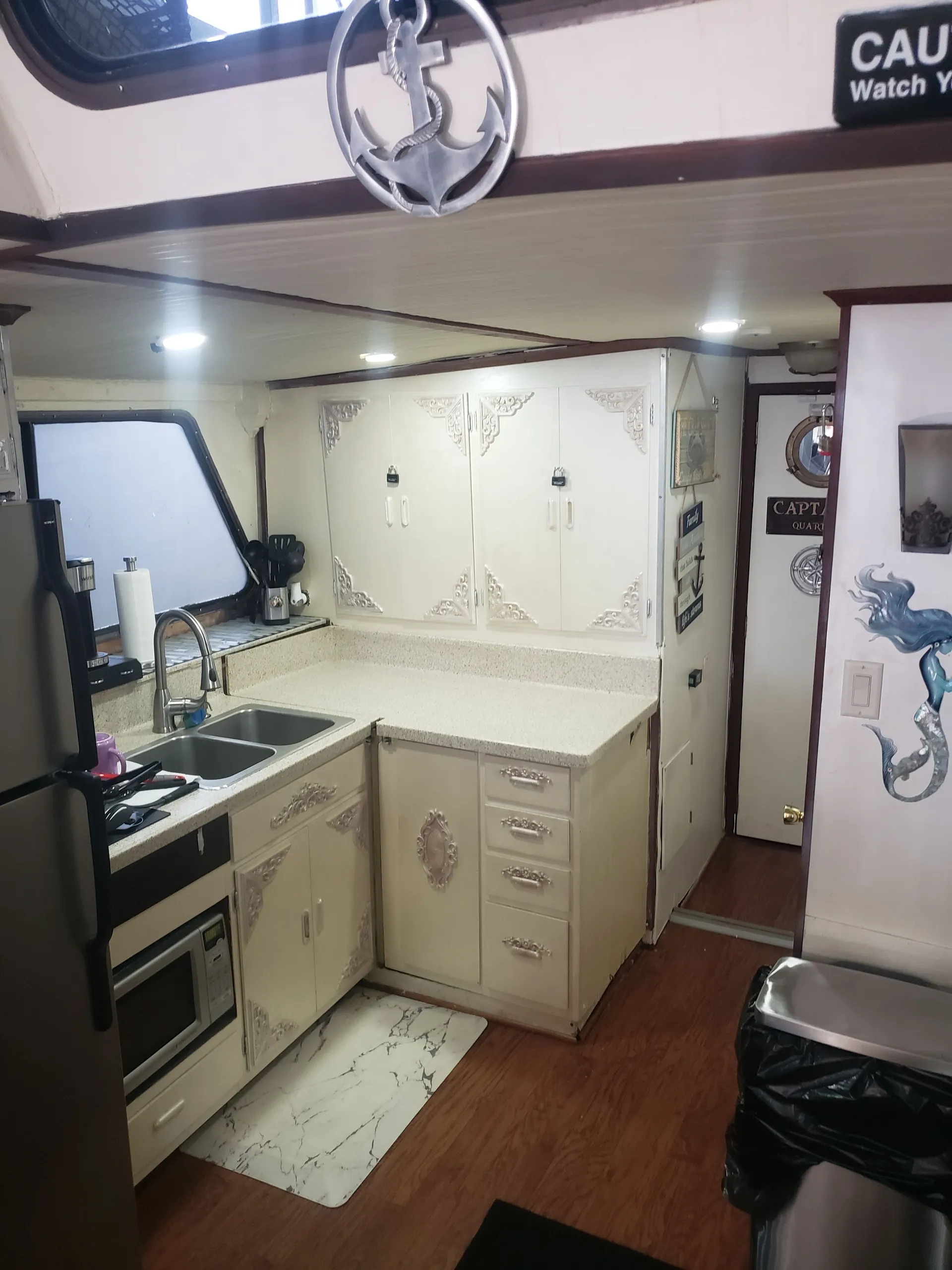 Bluewater Yachts 623 S1 SEDAN in Hickory Creek, TX — photo 9