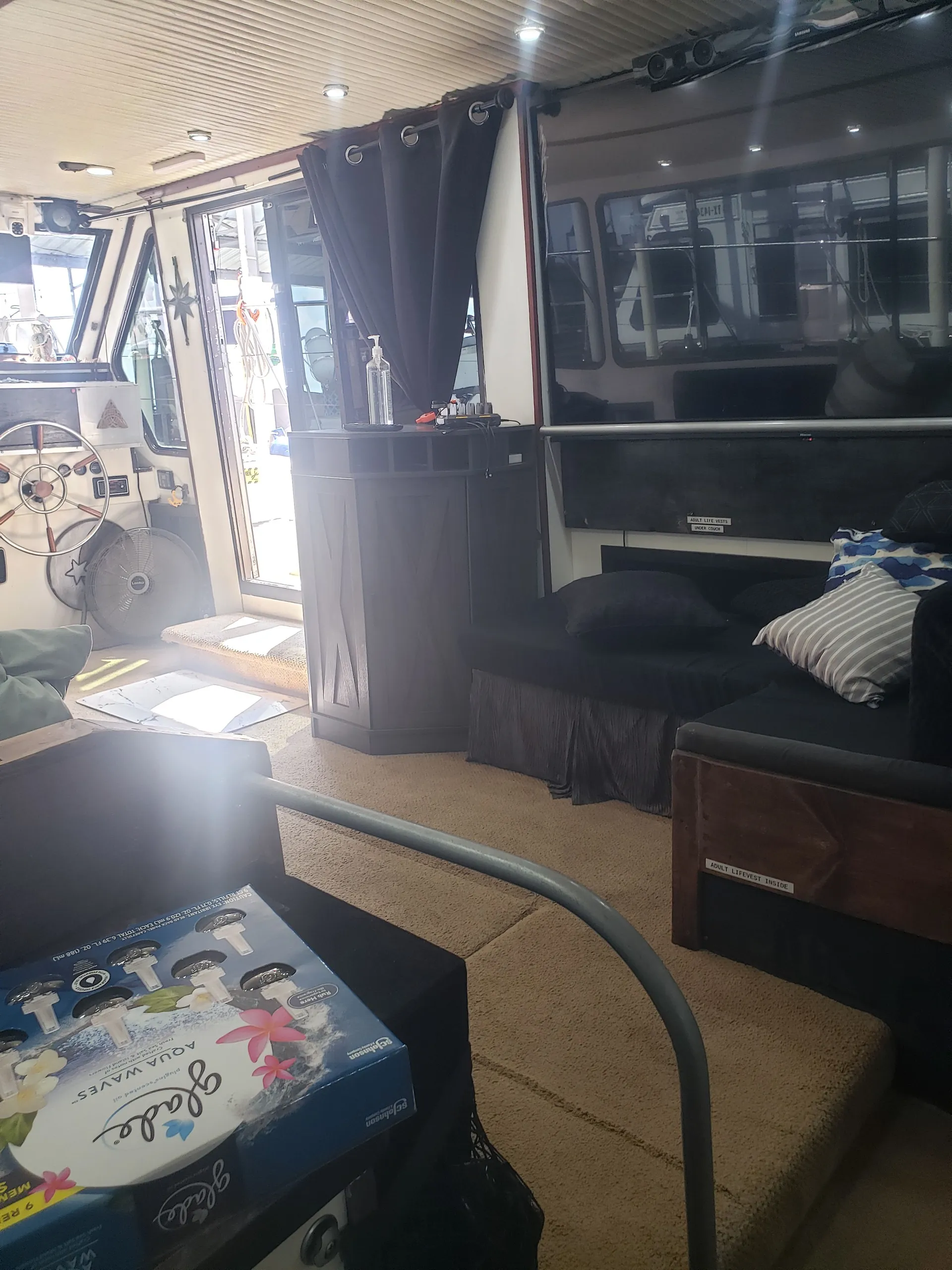 LARGEST LUXURY YACHT RENTAL ON LAKE LEWISVILLE TEXAS