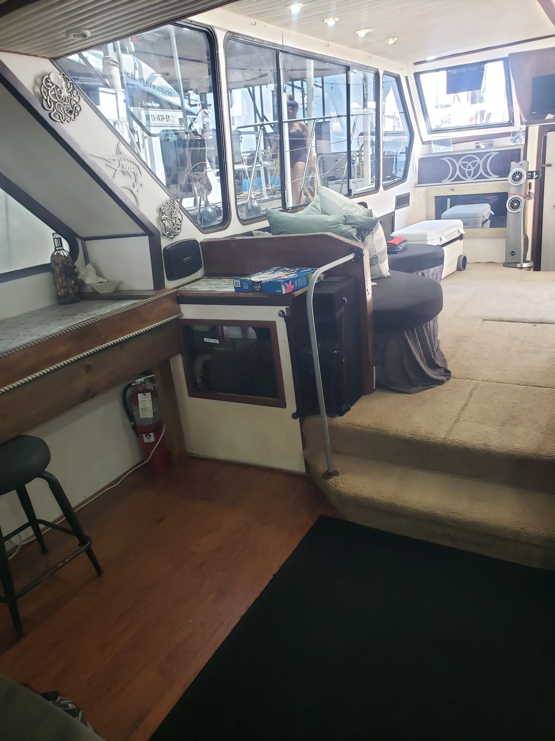 LARGEST LUXURY YACHT RENTAL ON LAKE LEWISVILLE TEXAS