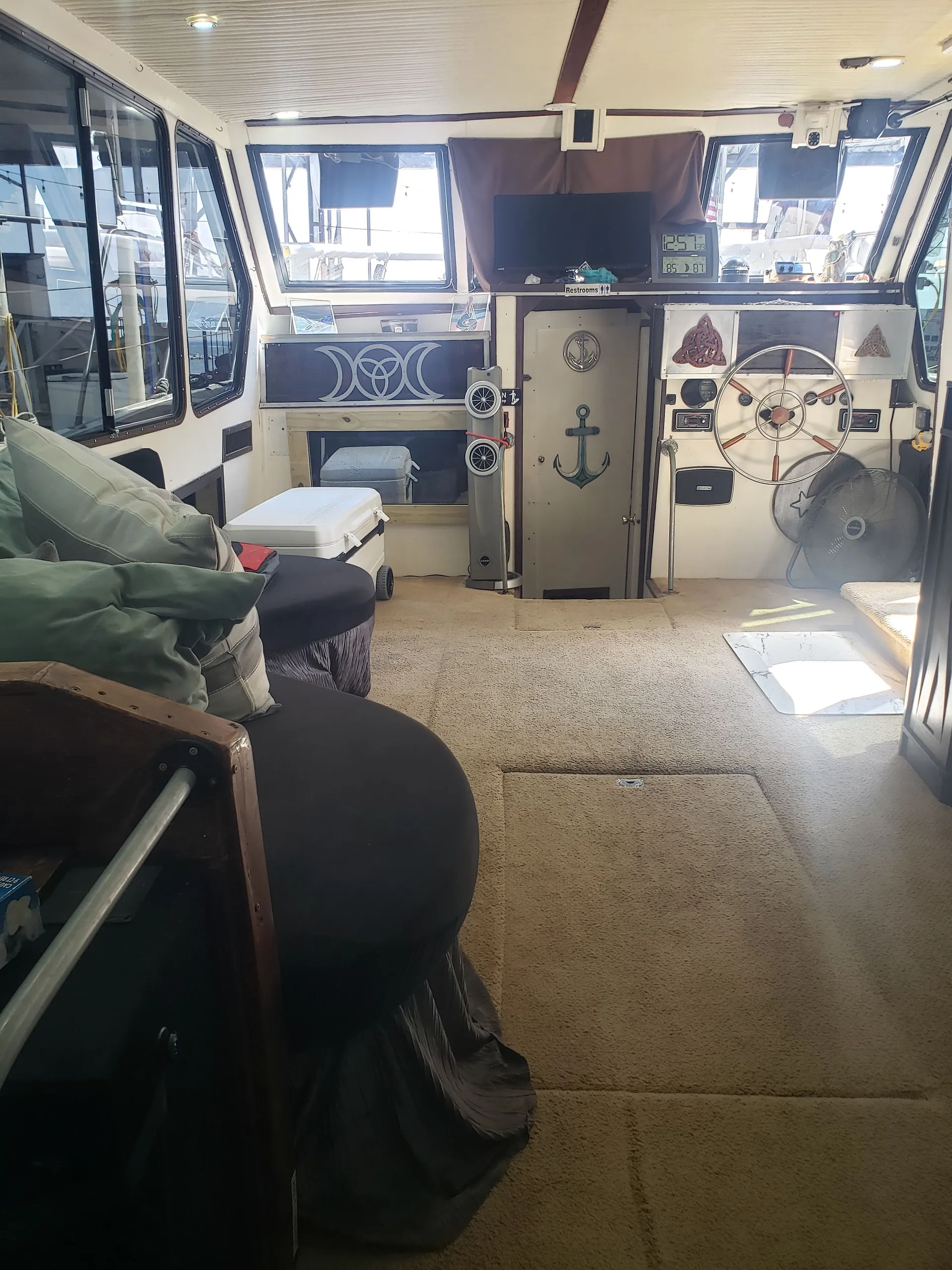 LARGEST LUXURY YACHT RENTAL ON LAKE LEWISVILLE TEXAS