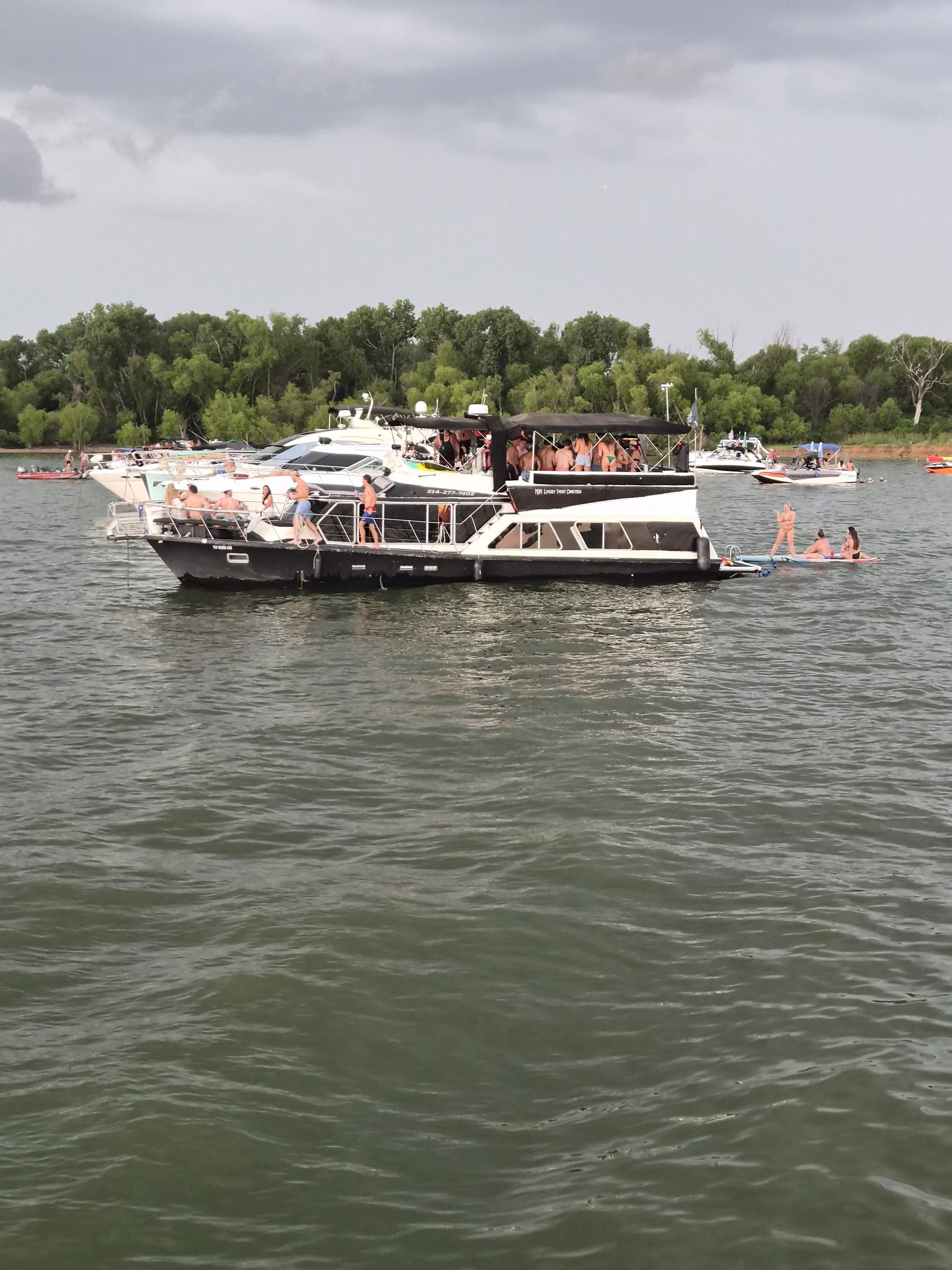 LARGEST LUXURY YACHT RENTAL ON LAKE LEWISVILLE TEXAS