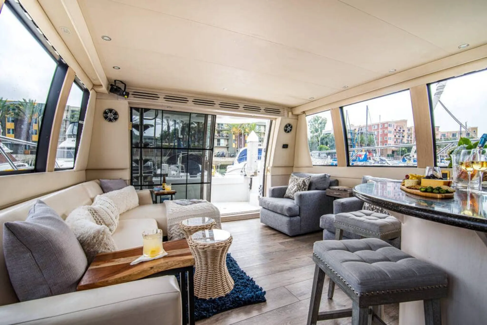 Carver Yachts 60' in Huntington Beach, CA — photo 5