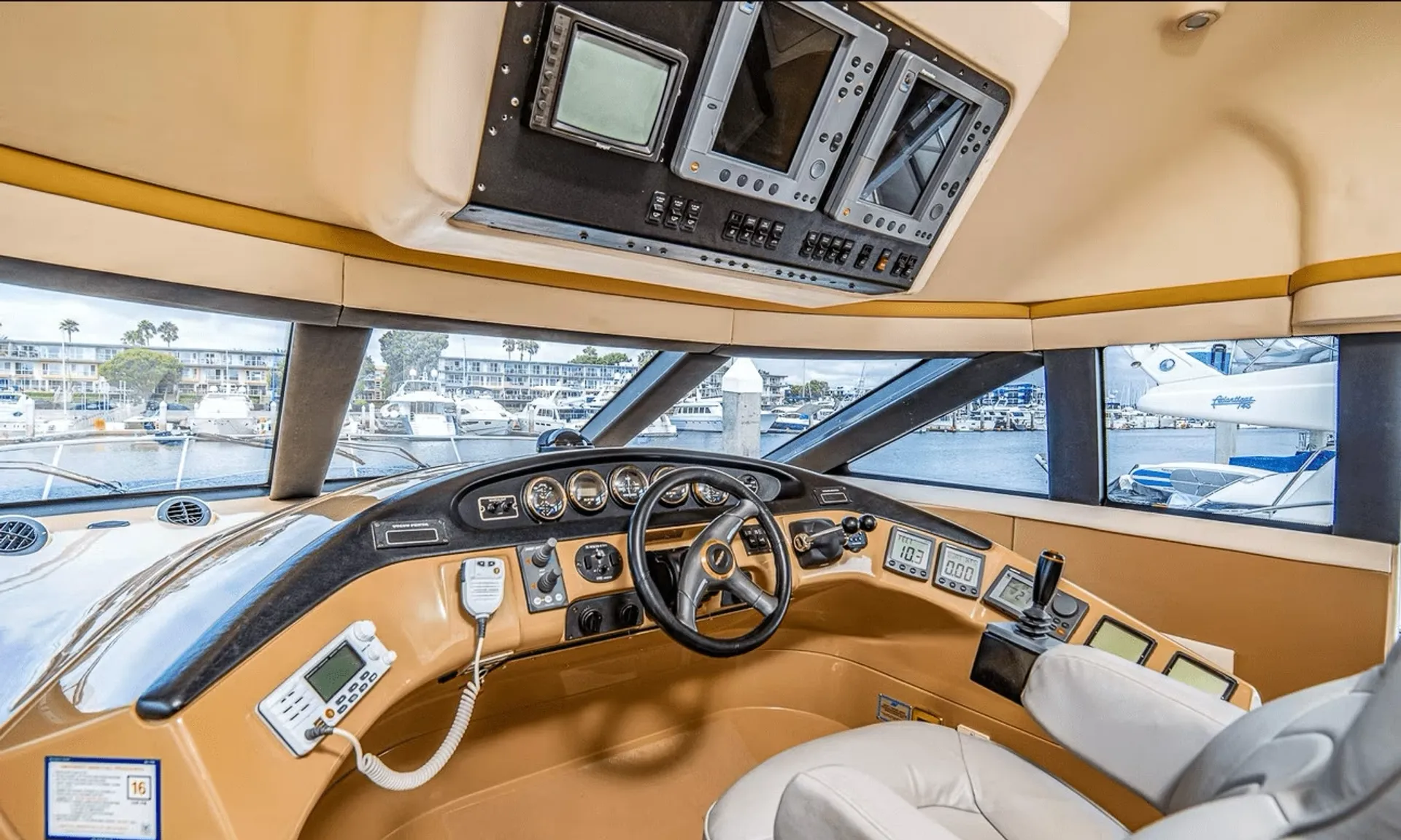 Carver Yachts 60' in Huntington Beach, CA — photo 8