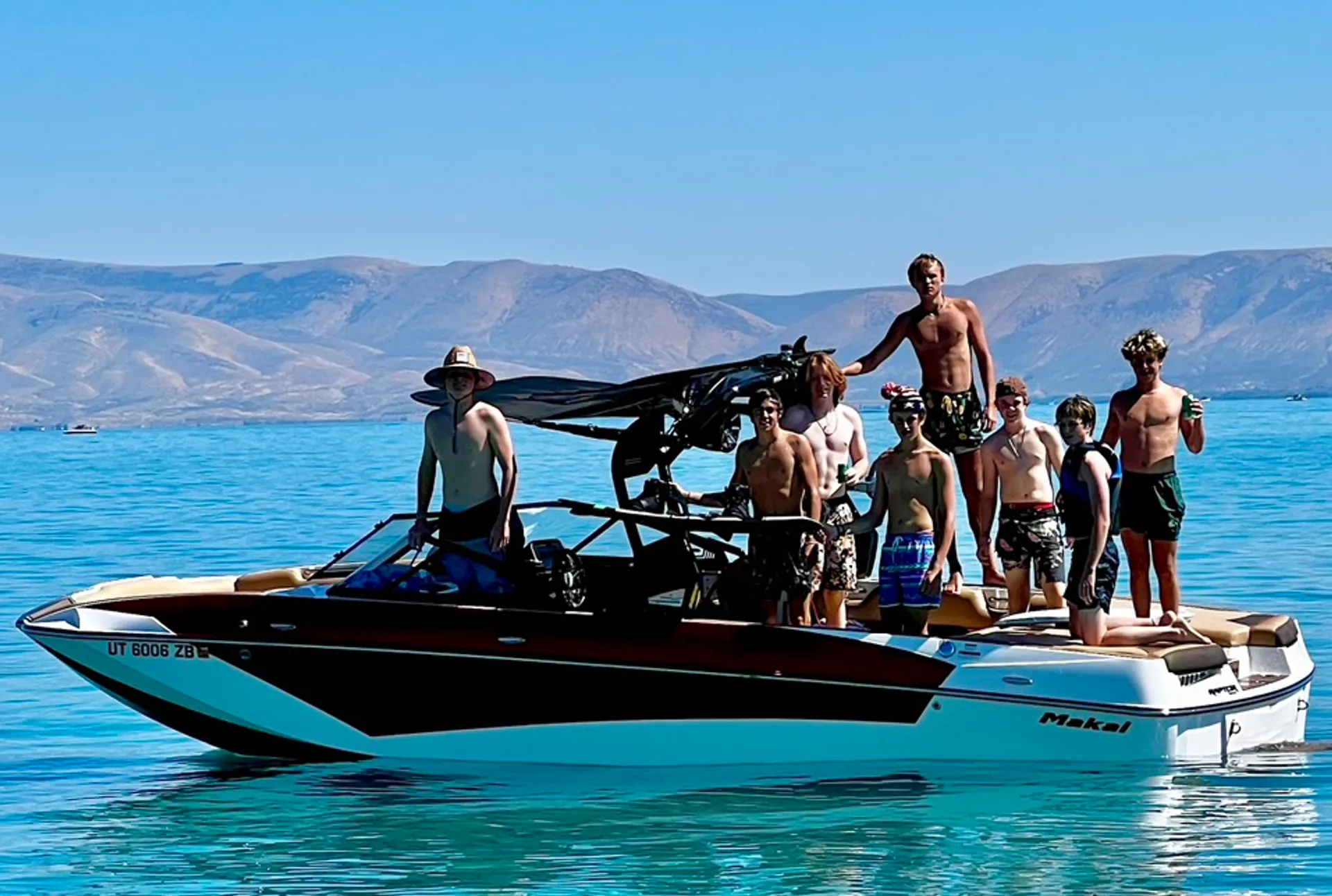 Moomba Makai 24' Fully Loaded Wakesurf Boat | Daily/Weekly 