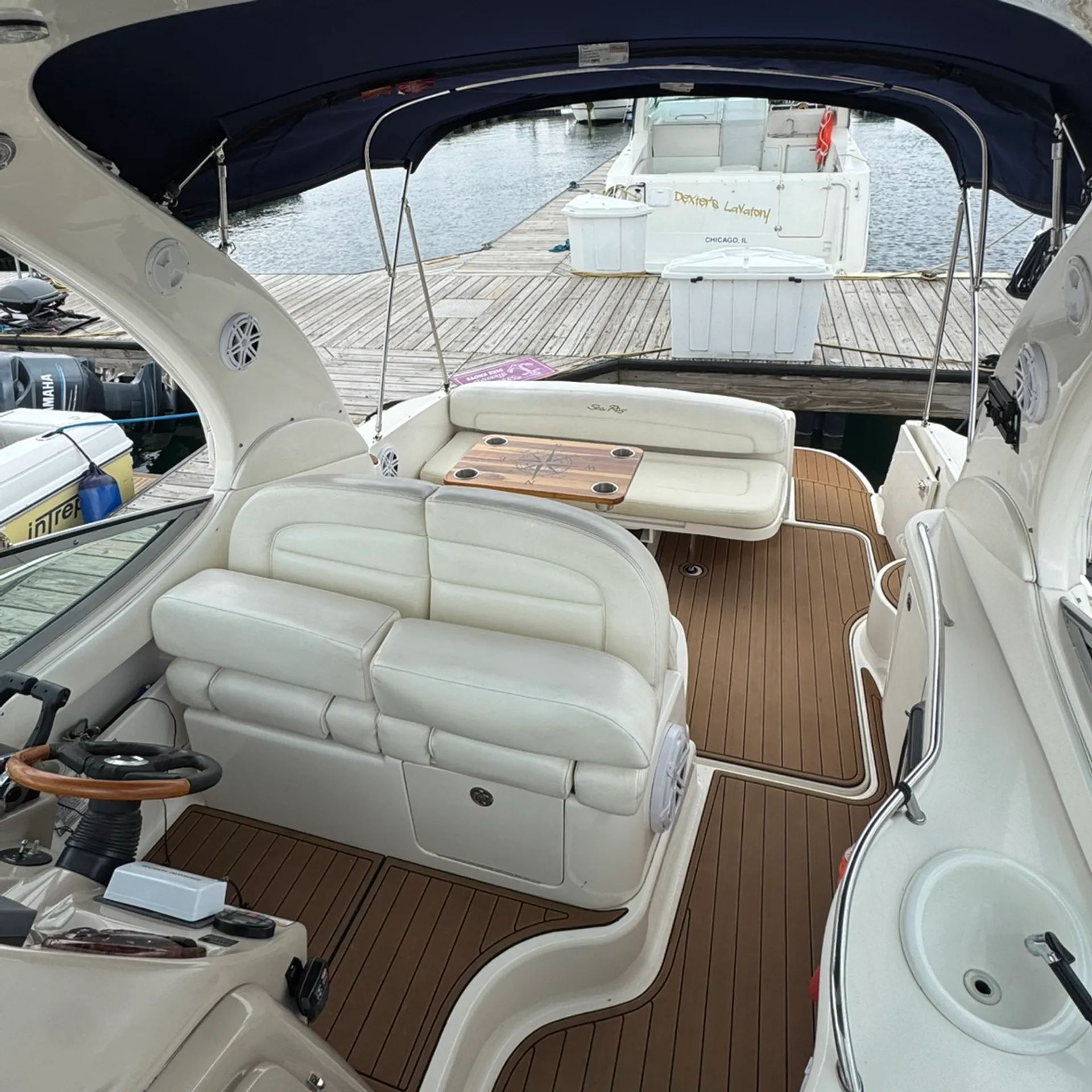 Sea Ray Boats 300 Sundancer  in Chicago, IL — photo 6