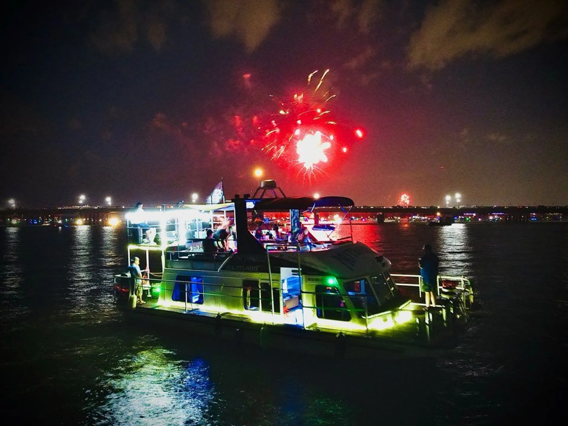 STRANGER DANGER LUXURY PARTY BOAT LAKE LEWISVILLE
