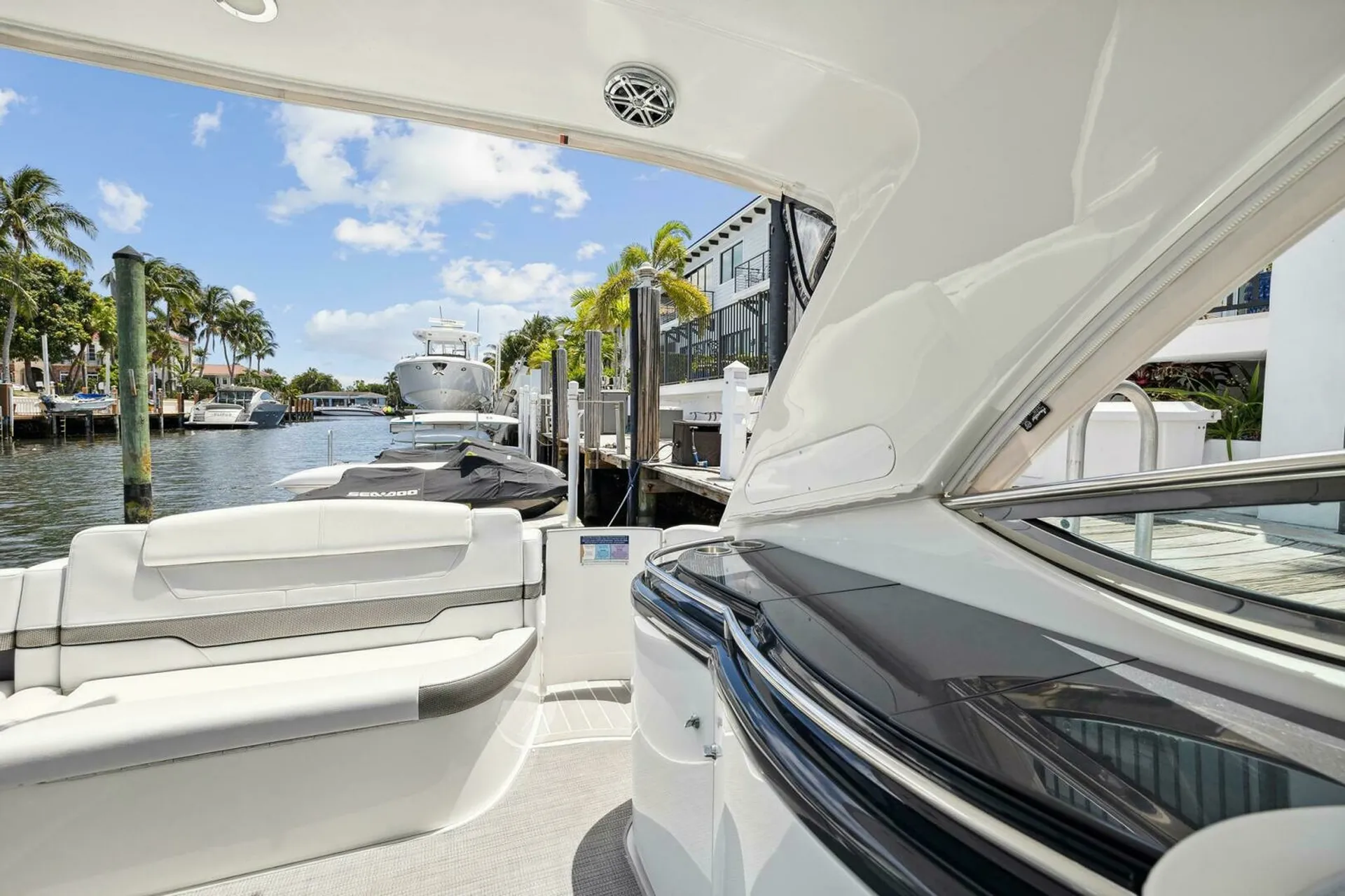     2019 Formula 400 Super Sport | High-Performance Luxury Yacht