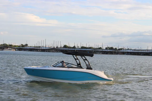Rent a BAYLINER bow rider in Frisco, TX near me