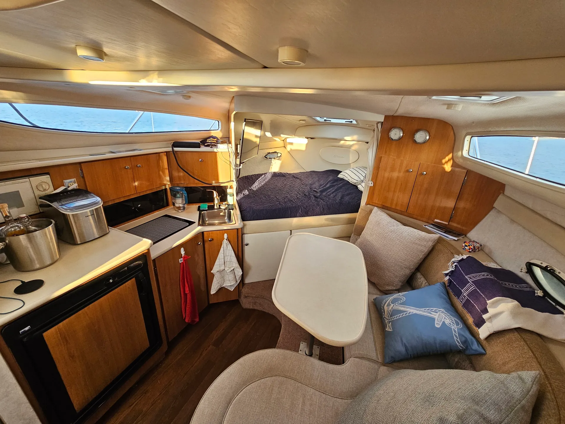 Summer Girl, 32' Style, Ice Maker, Power Cool, Bow Pad, Lav