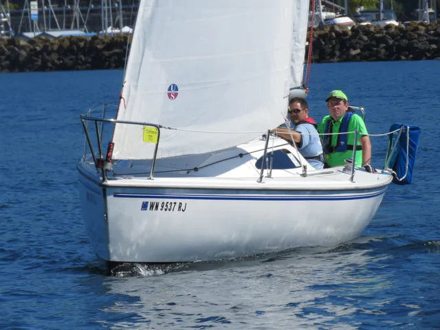 Rent a CATALINA cruiser racer in Seattle, WA near me