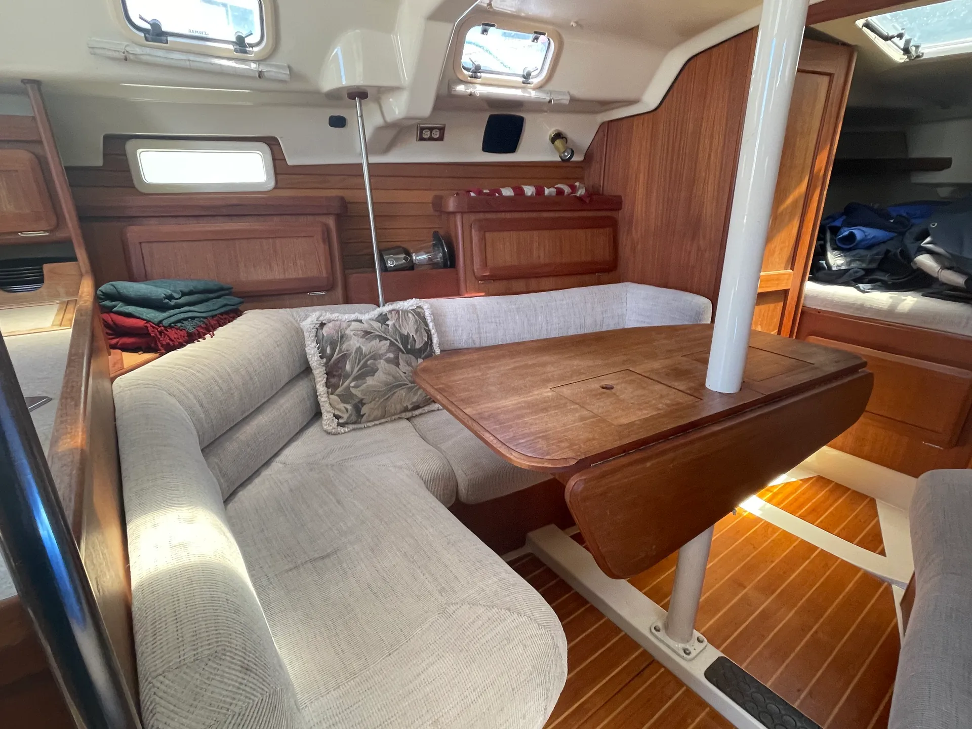 Hunter Legend 35.5 in Oakland, CA — photo 10