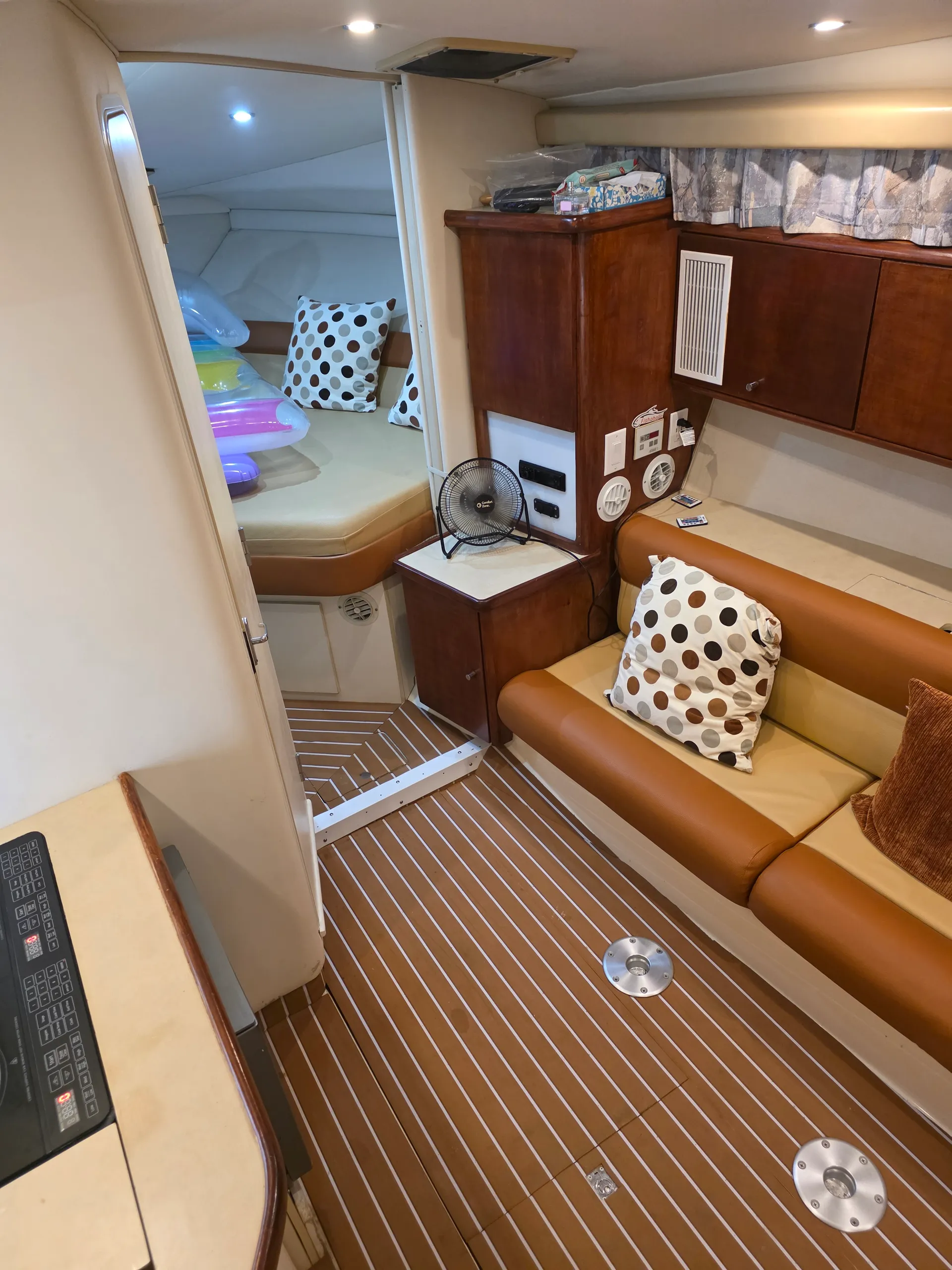 Carver Yachts 310 EXPRESS in Miami, FL — photo 7