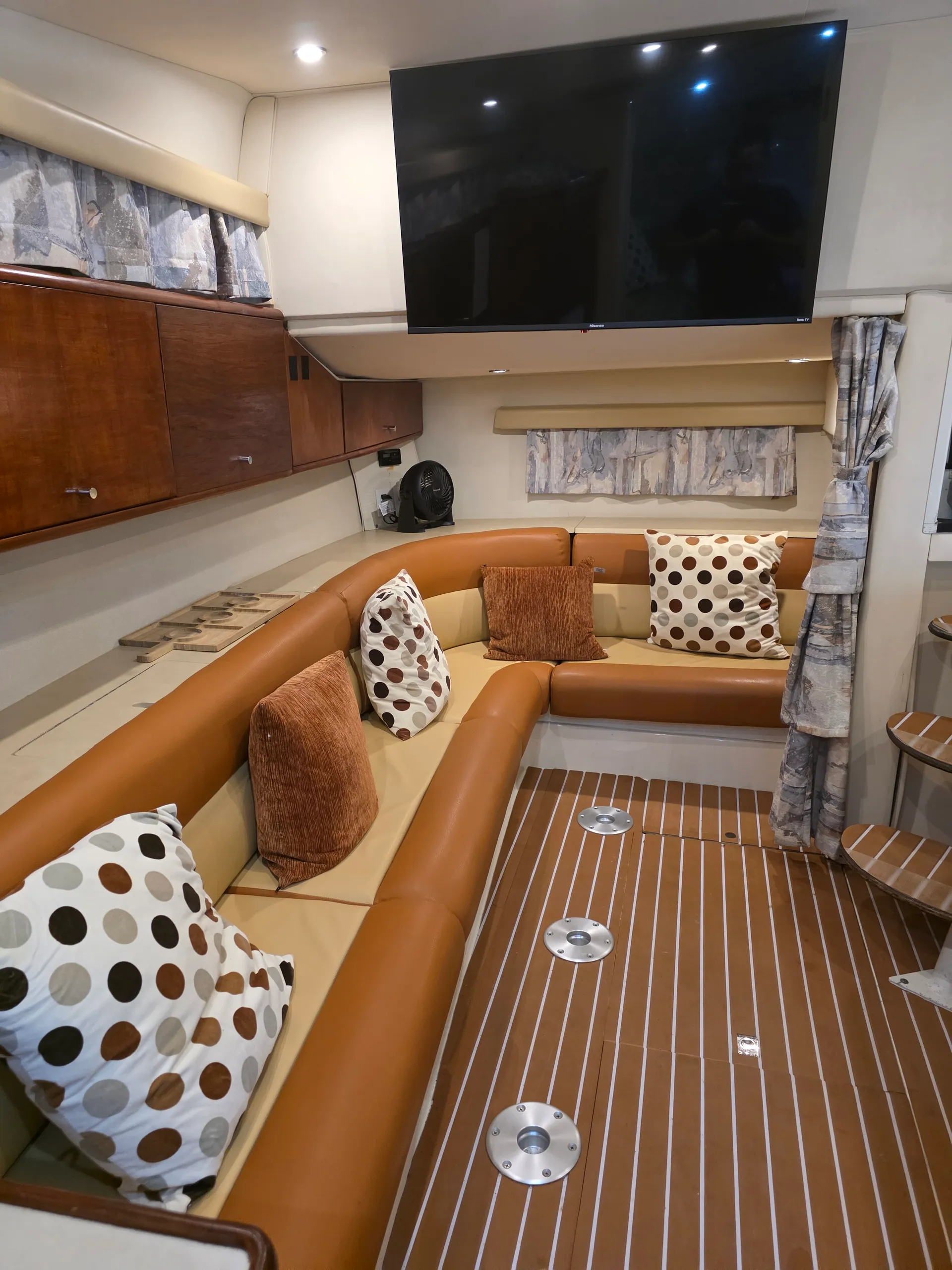 Carver Yachts 310 EXPRESS in Miami, FL — photo 10