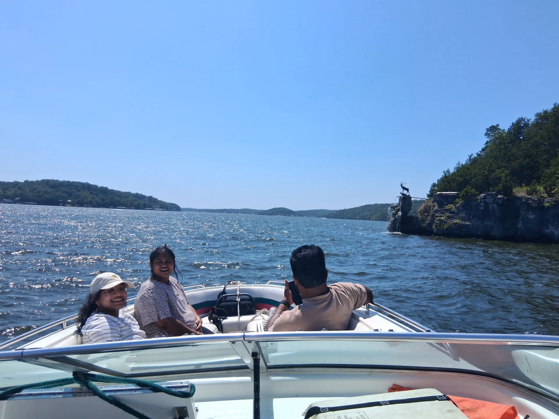 Lake of the Ozarks, Osage River, and Missouri River speed boat!