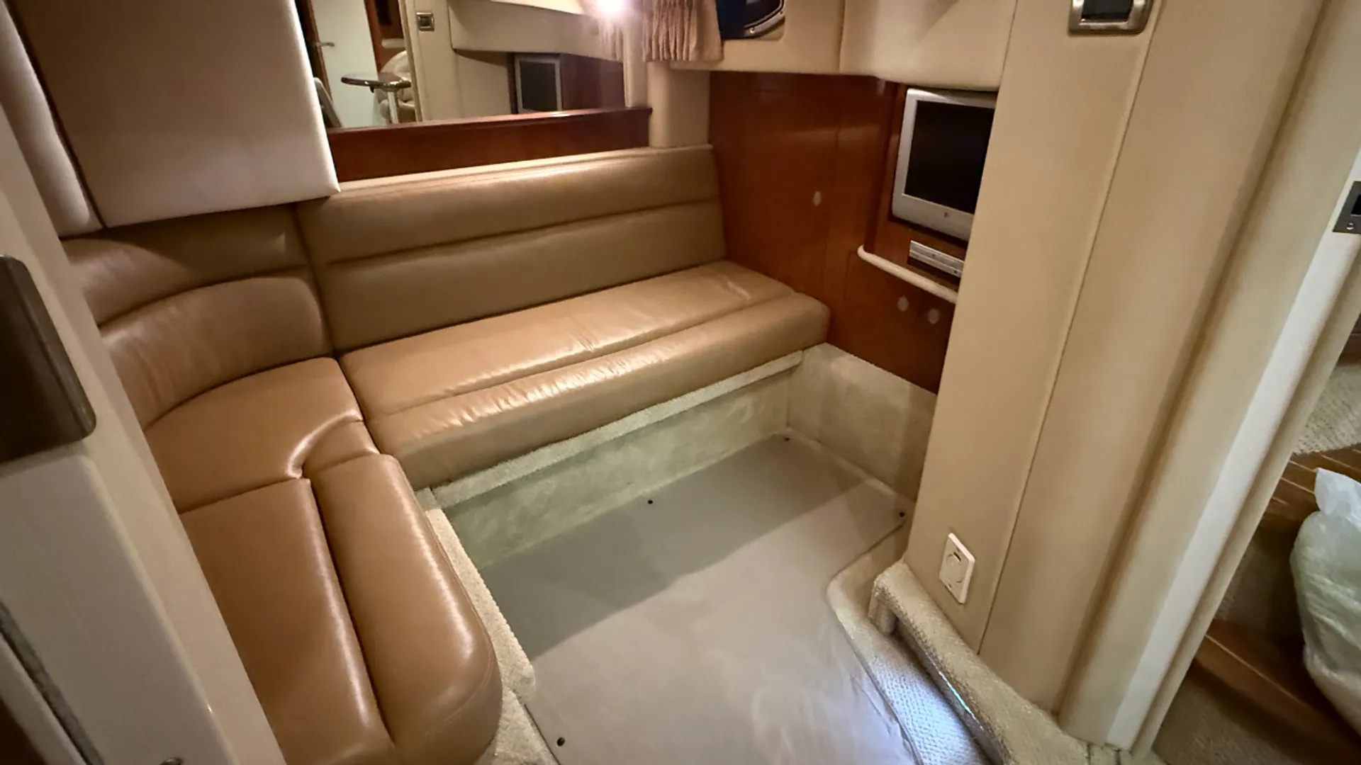 Sea Ray Sundancer 420 in Sunrise Beach, MO — photo 8
