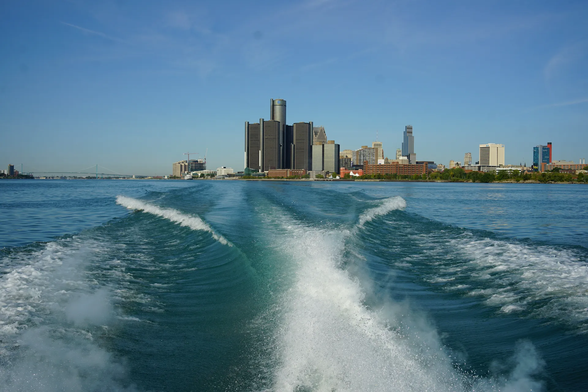 Sea Ray Boats 320 Sundancer in Detroit, MI — photo 6