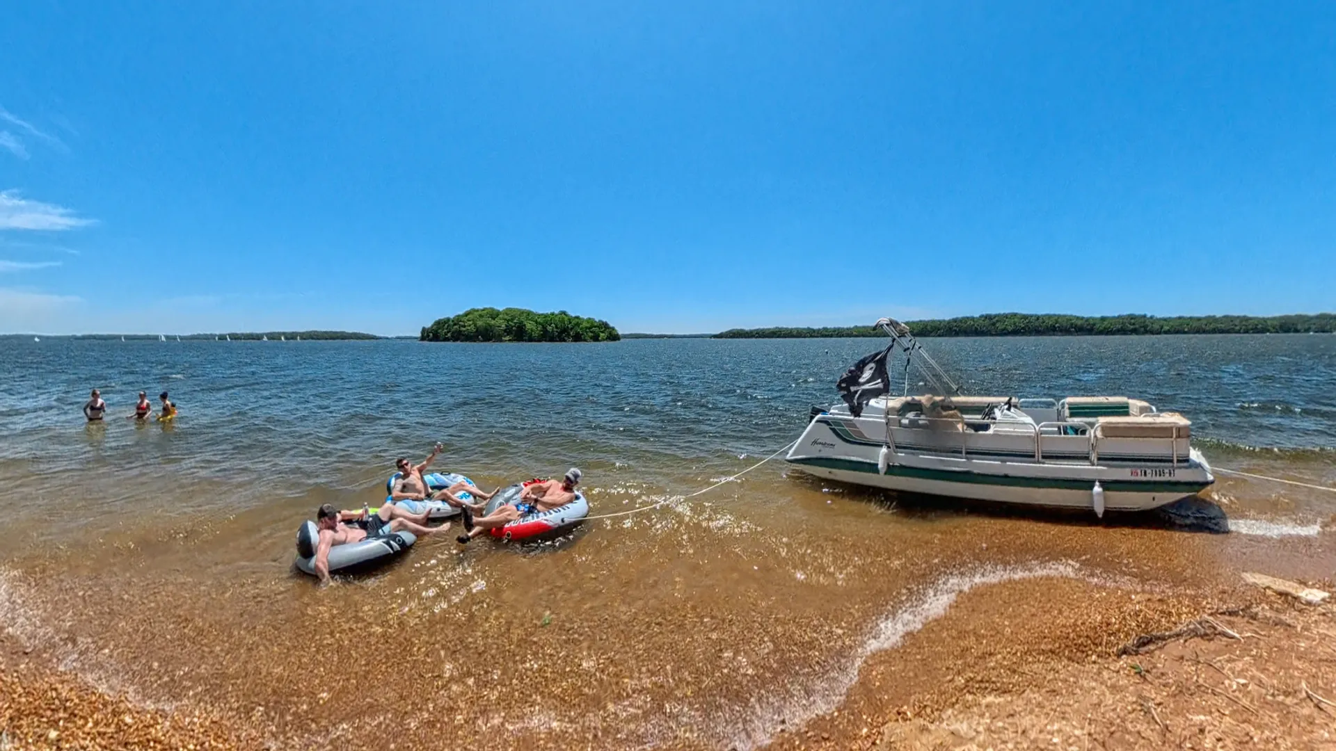 HURRICANE BOATS FD 246 FUN DECK in Nashville, TN — photo 4