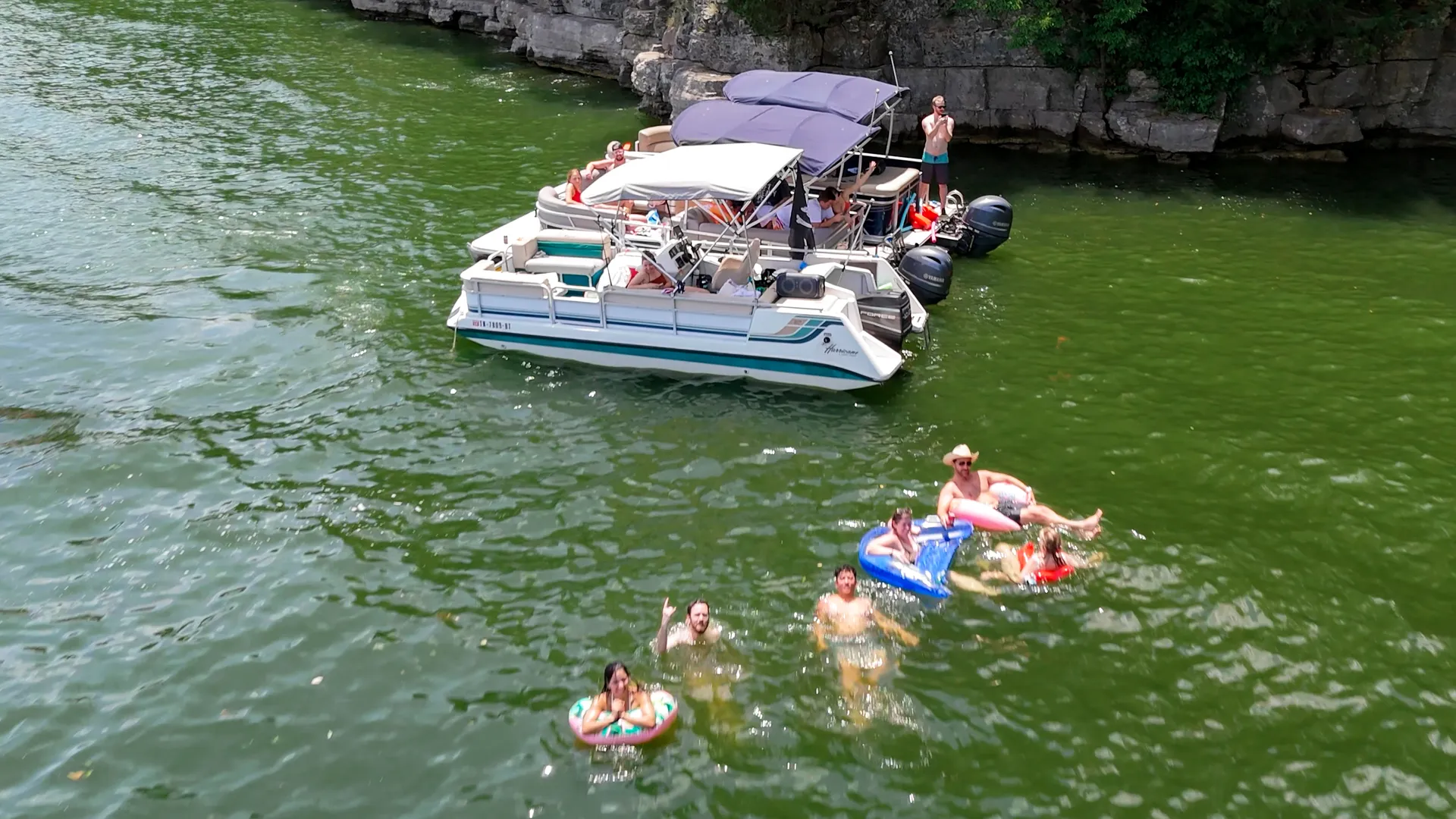 HURRICANE BOATS FD 246 FUN DECK in Nashville, TN — photo 5