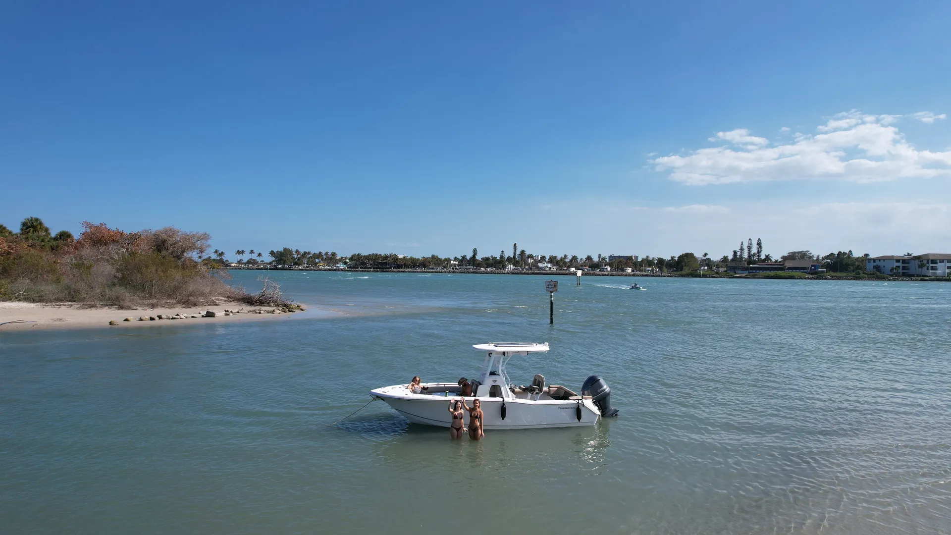 Beautiful Tidewater 232 LXF in Fort Pierce w/ Garmin + JL audio