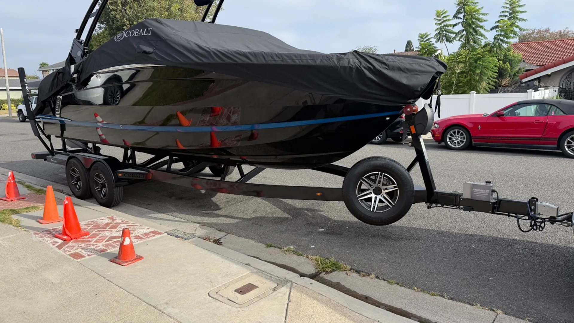 Cobalt 26 ft 430 hp Bowrider Bentley of runabouts 2022 R6 Surf