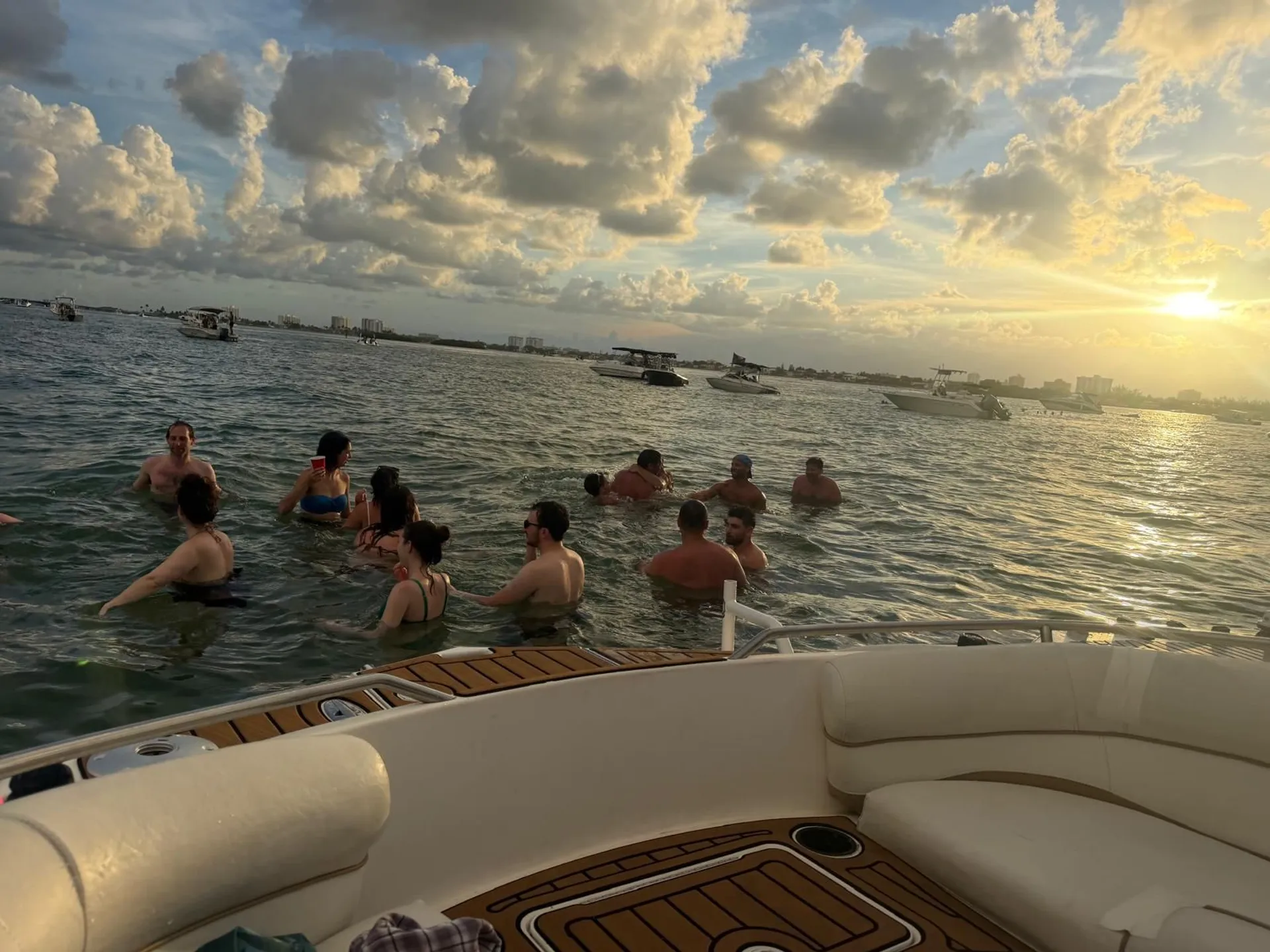 Sandbar Social — 26ft Fun Deck Party Boat