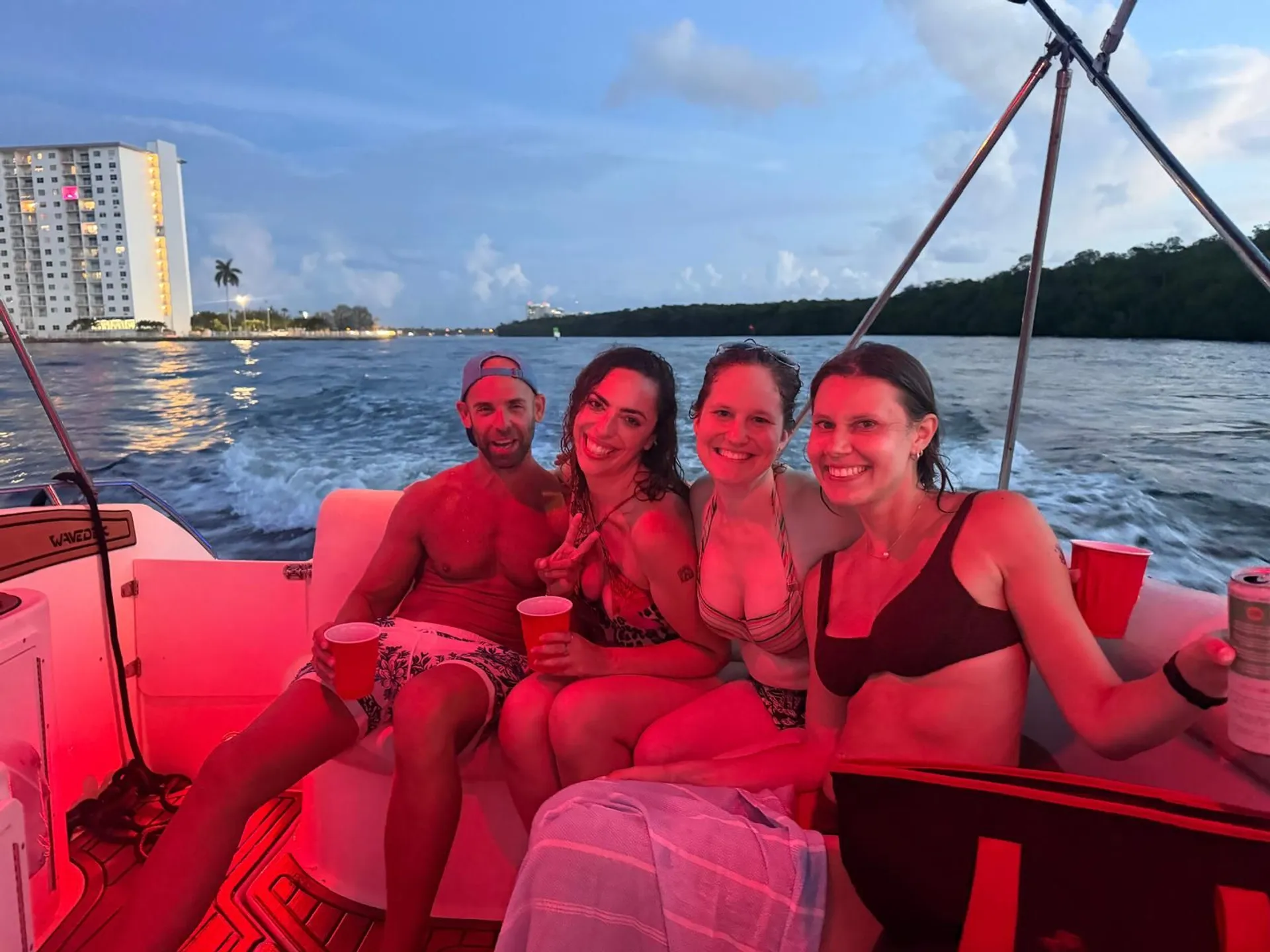 Sandbar Social — 26ft Fun Deck Party Boat