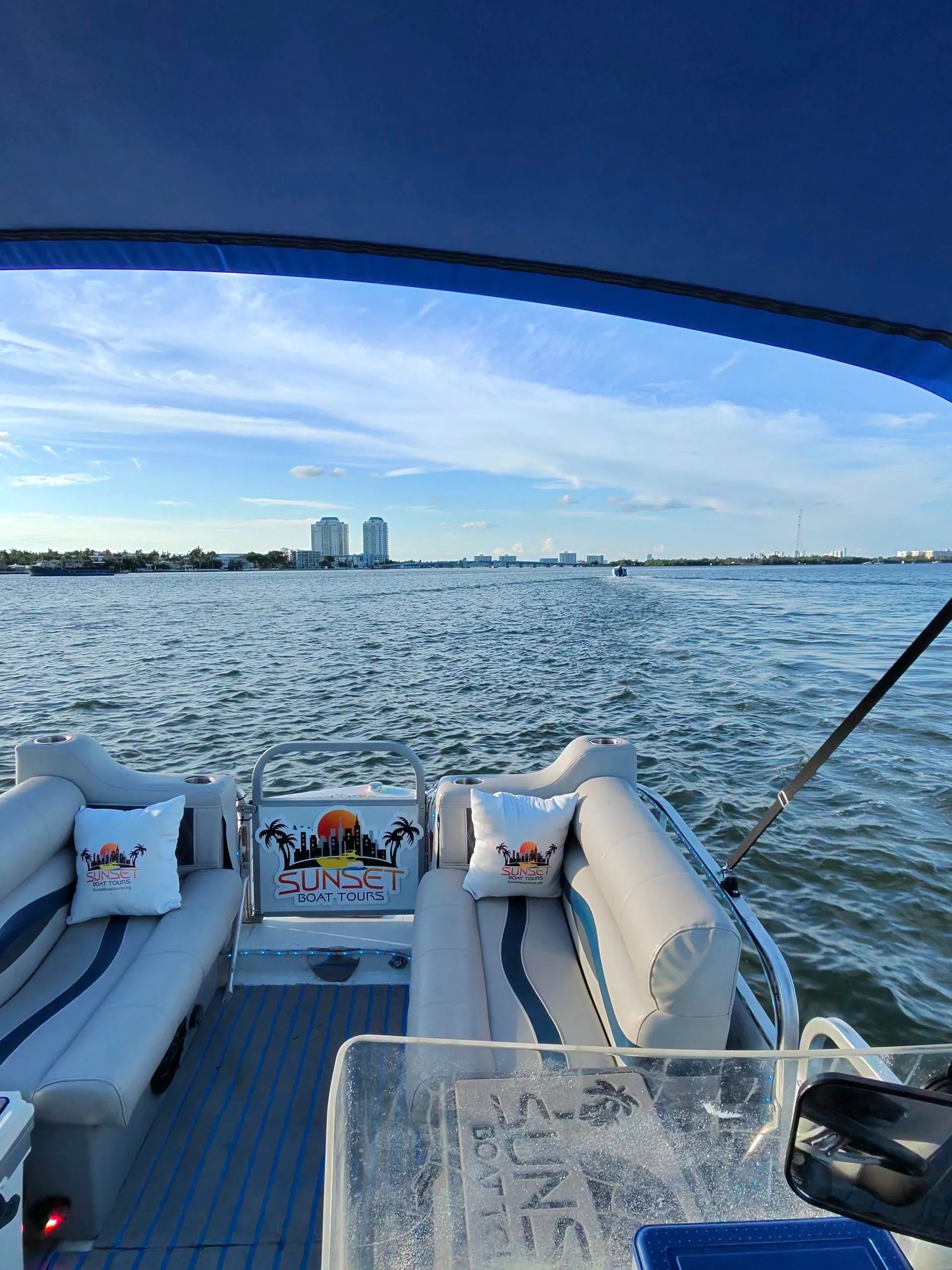 Sandbar Social — 26ft Fun Deck Party Boat