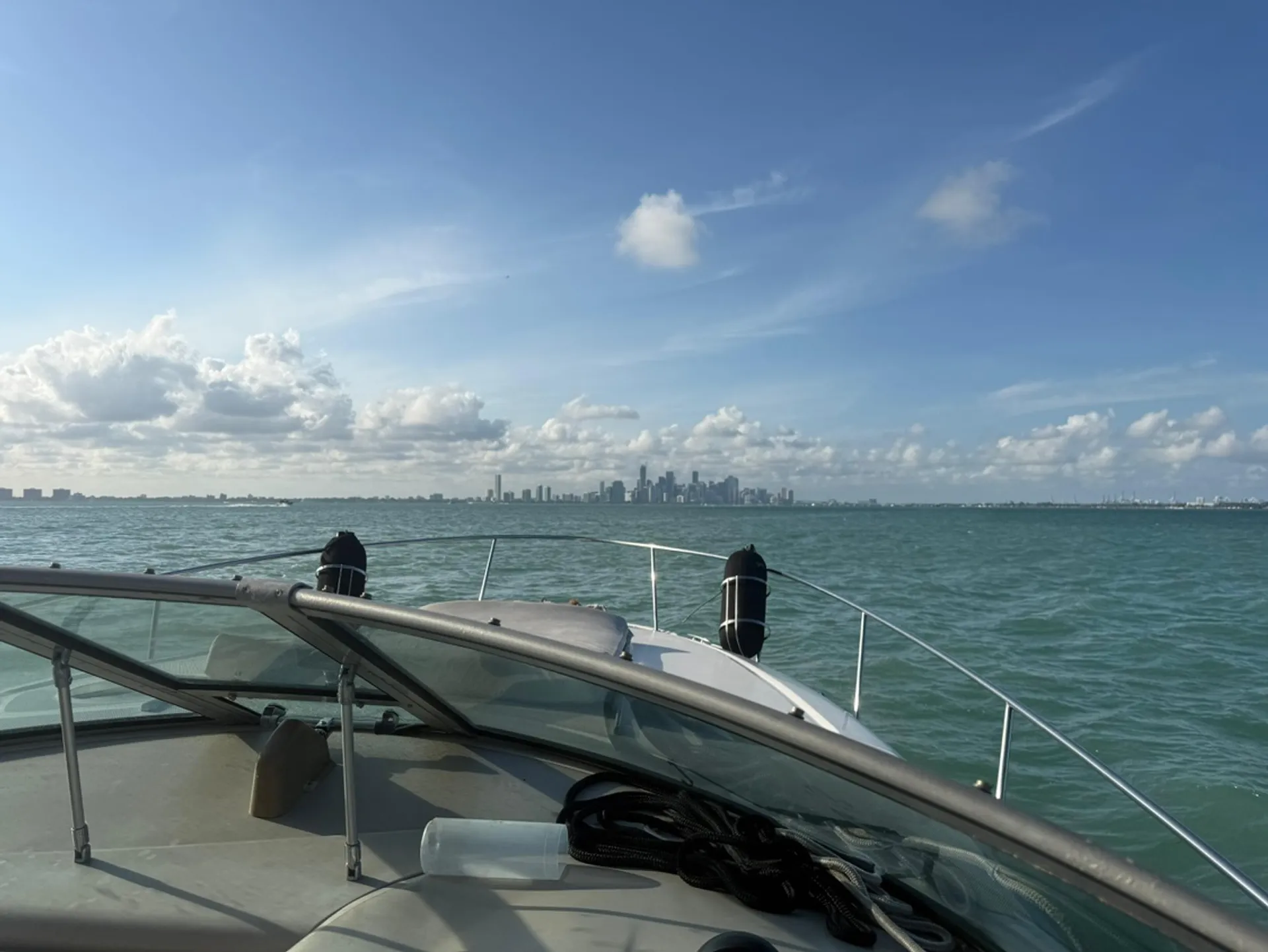 Sea Ray Sundancer 38ft Luxury Yacht – Miami