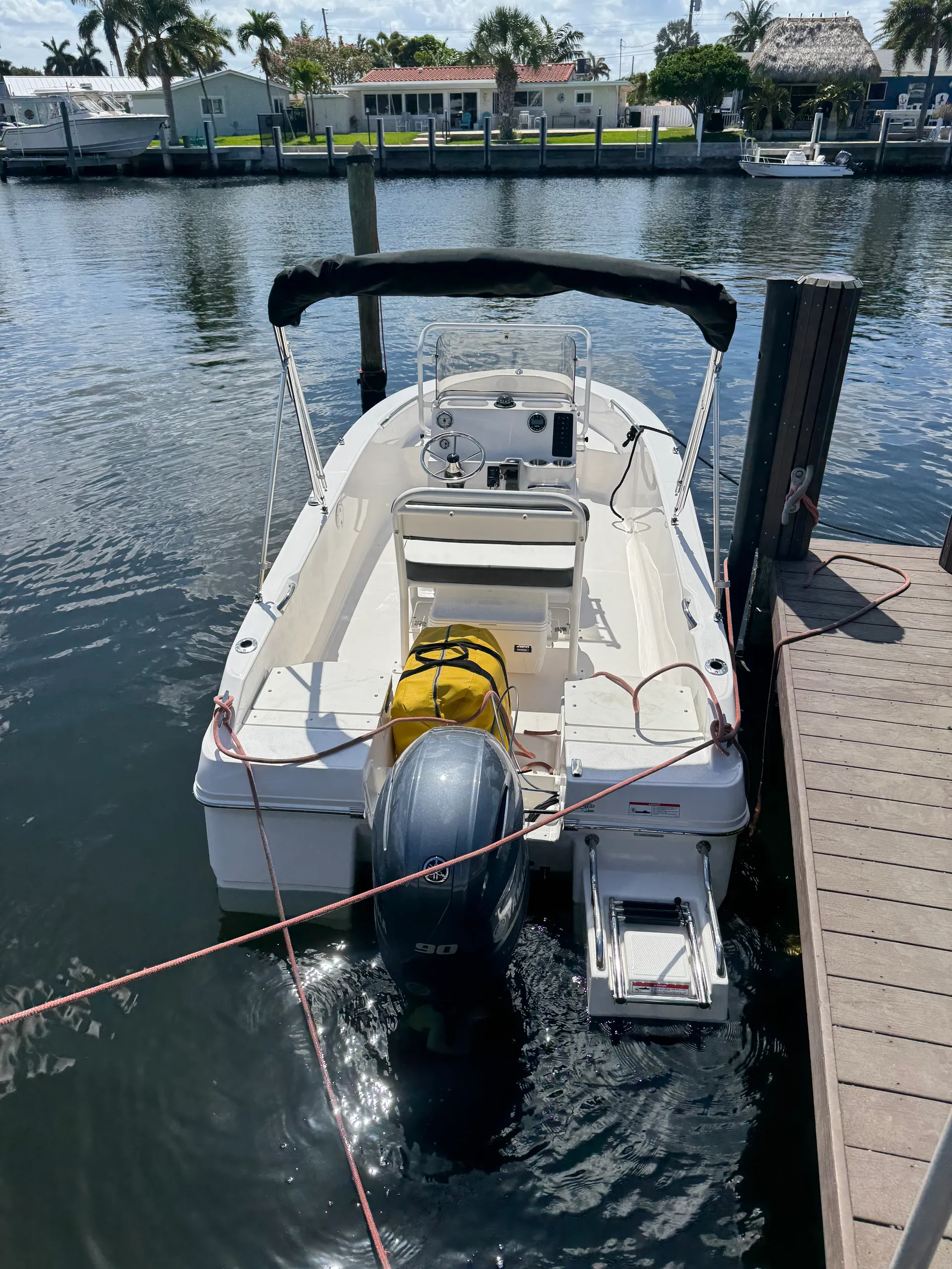 Nimble 16' Robalo Center Console — Perfect for Cruising & Snorkeling