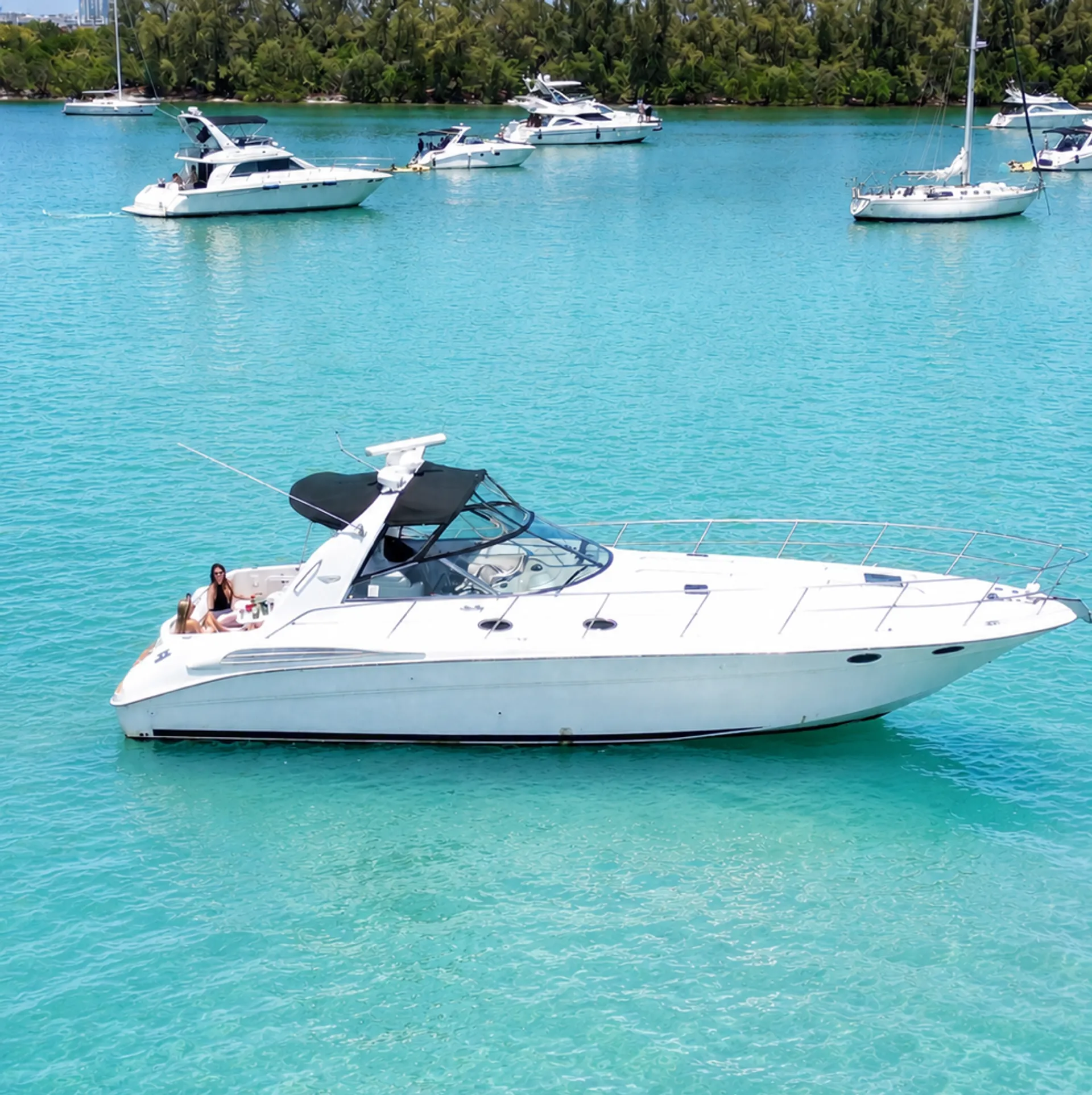 Sea Ray Boats Sundancer in Miami, FL — photo 3