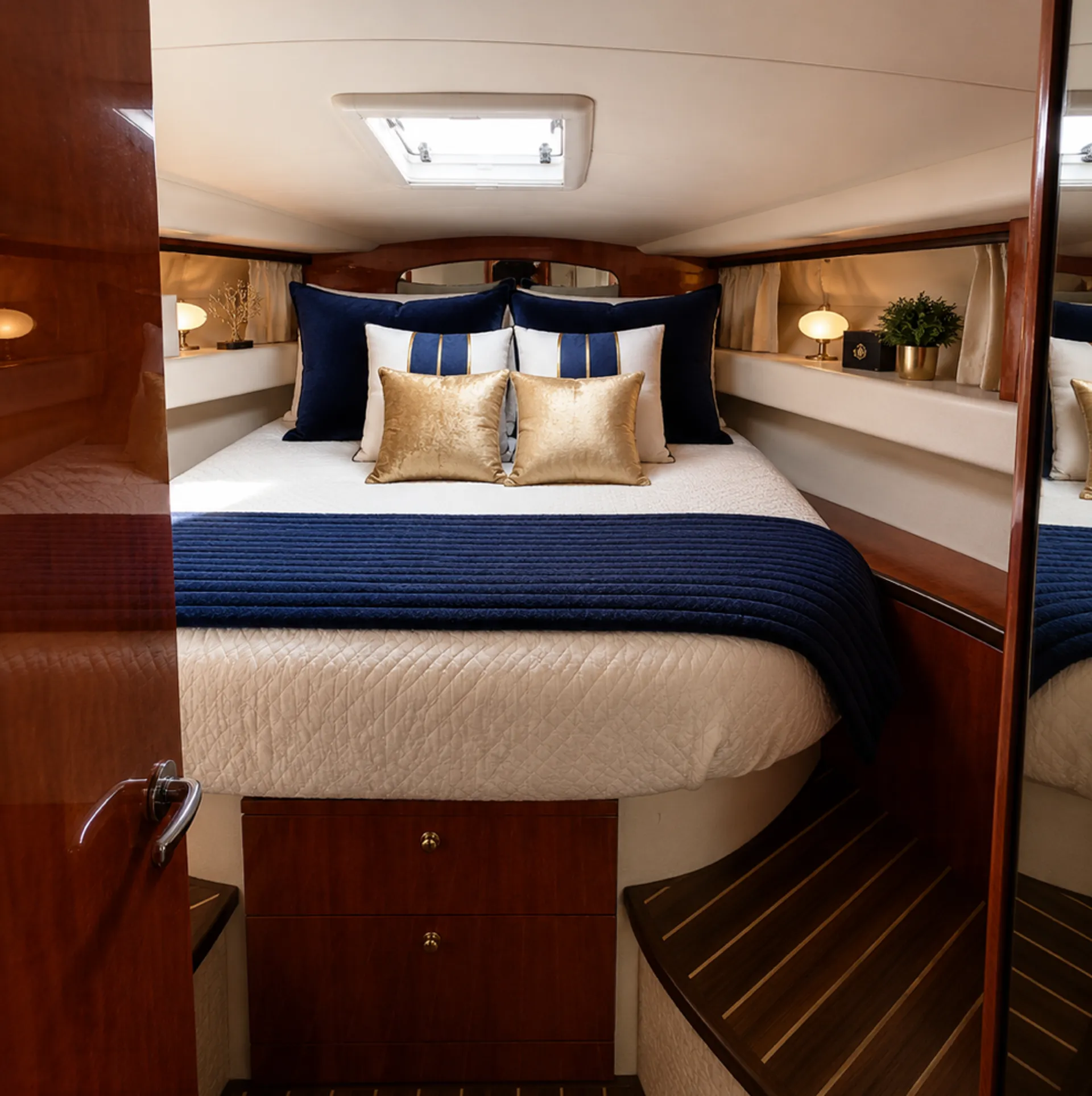 Sea Ray Boats Sundancer in Miami, FL — photo 7