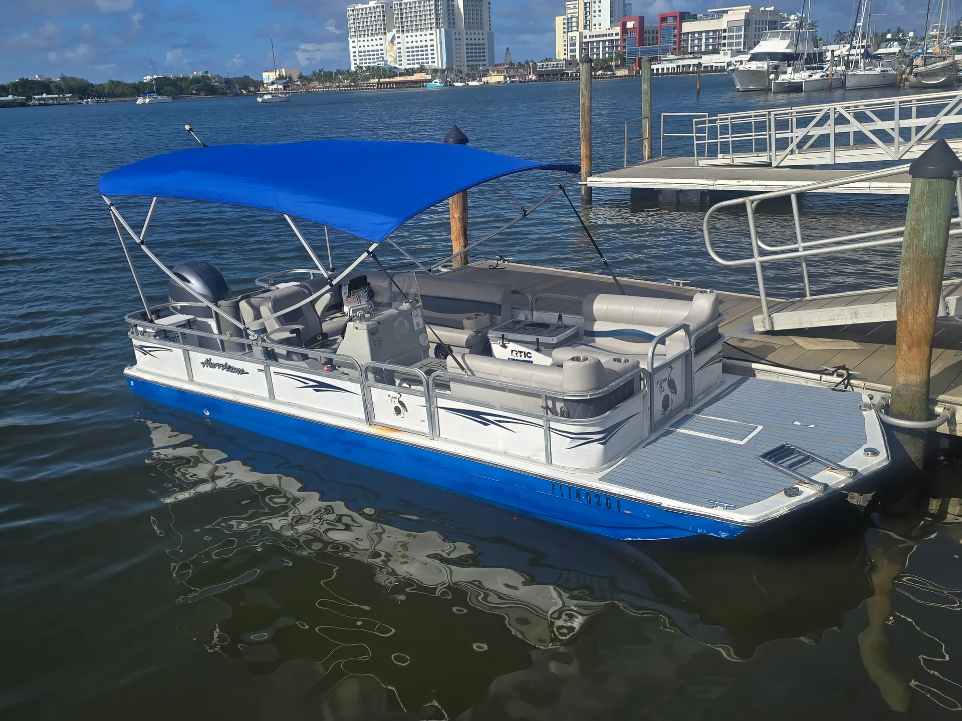 Sandbar Social — 26ft Fun Deck Party Boat