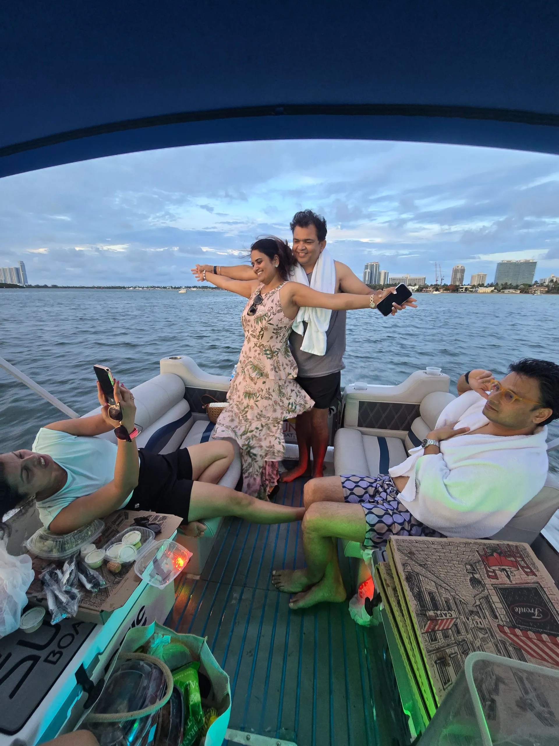 Sandbar Social — 26ft Fun Deck Party Boat