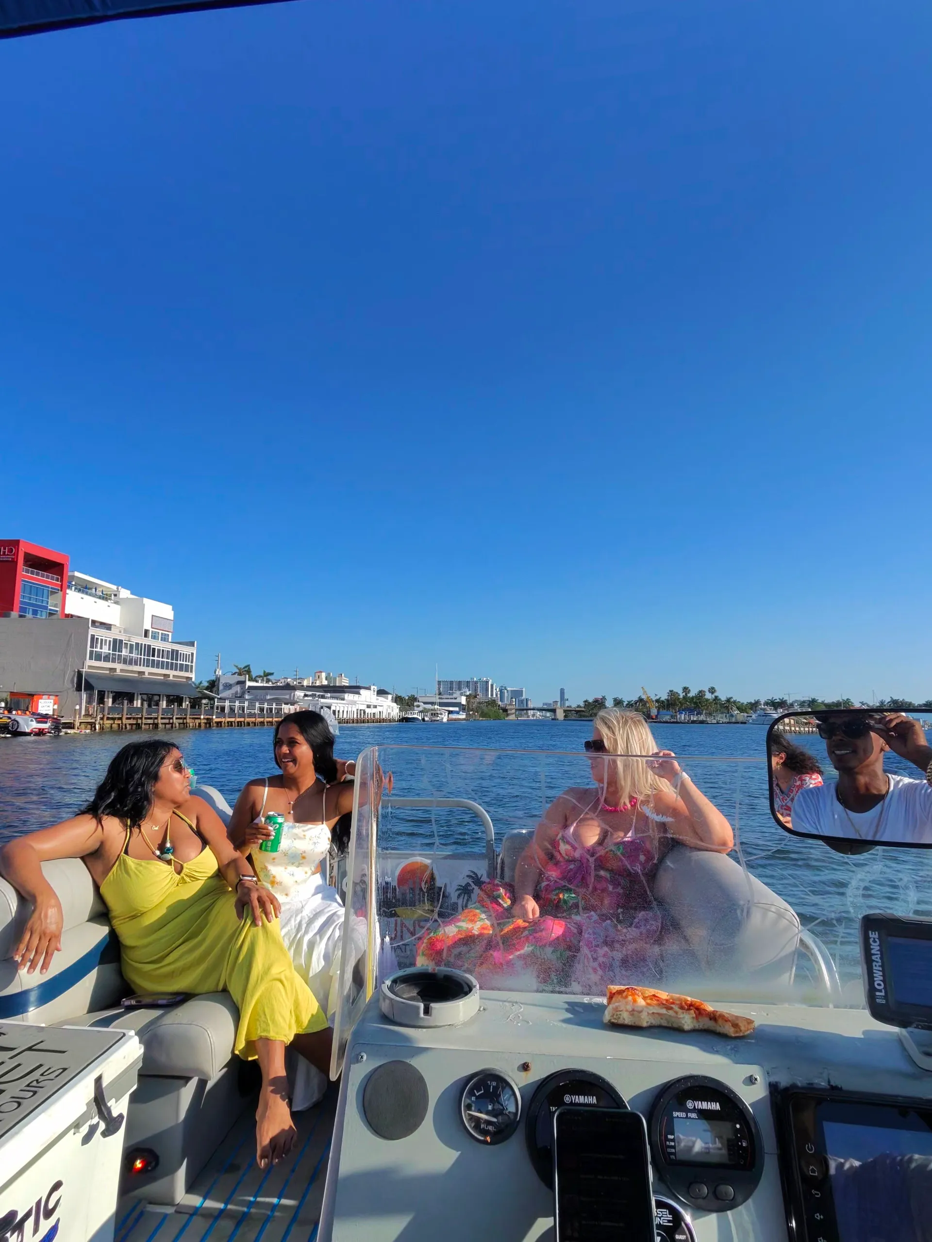 Sandbar Social — 26ft Fun Deck Party Boat