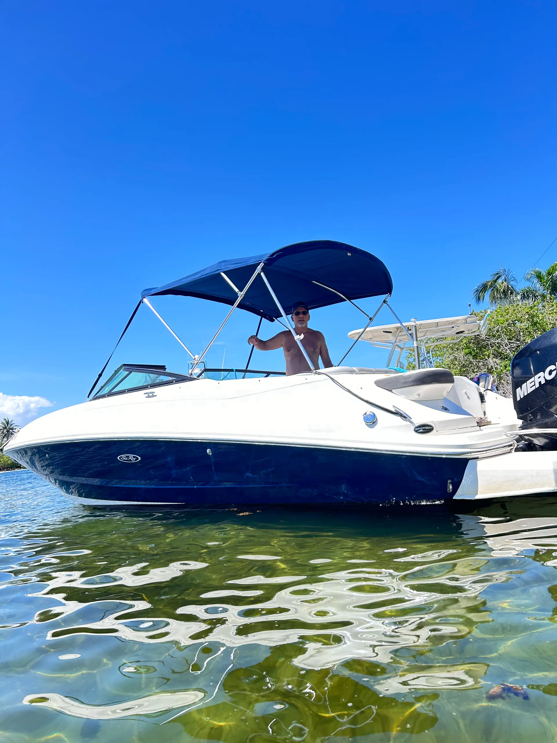 SEA RAY BOATS 240 SUNDECK in Pompano Beach, FL — photo 3