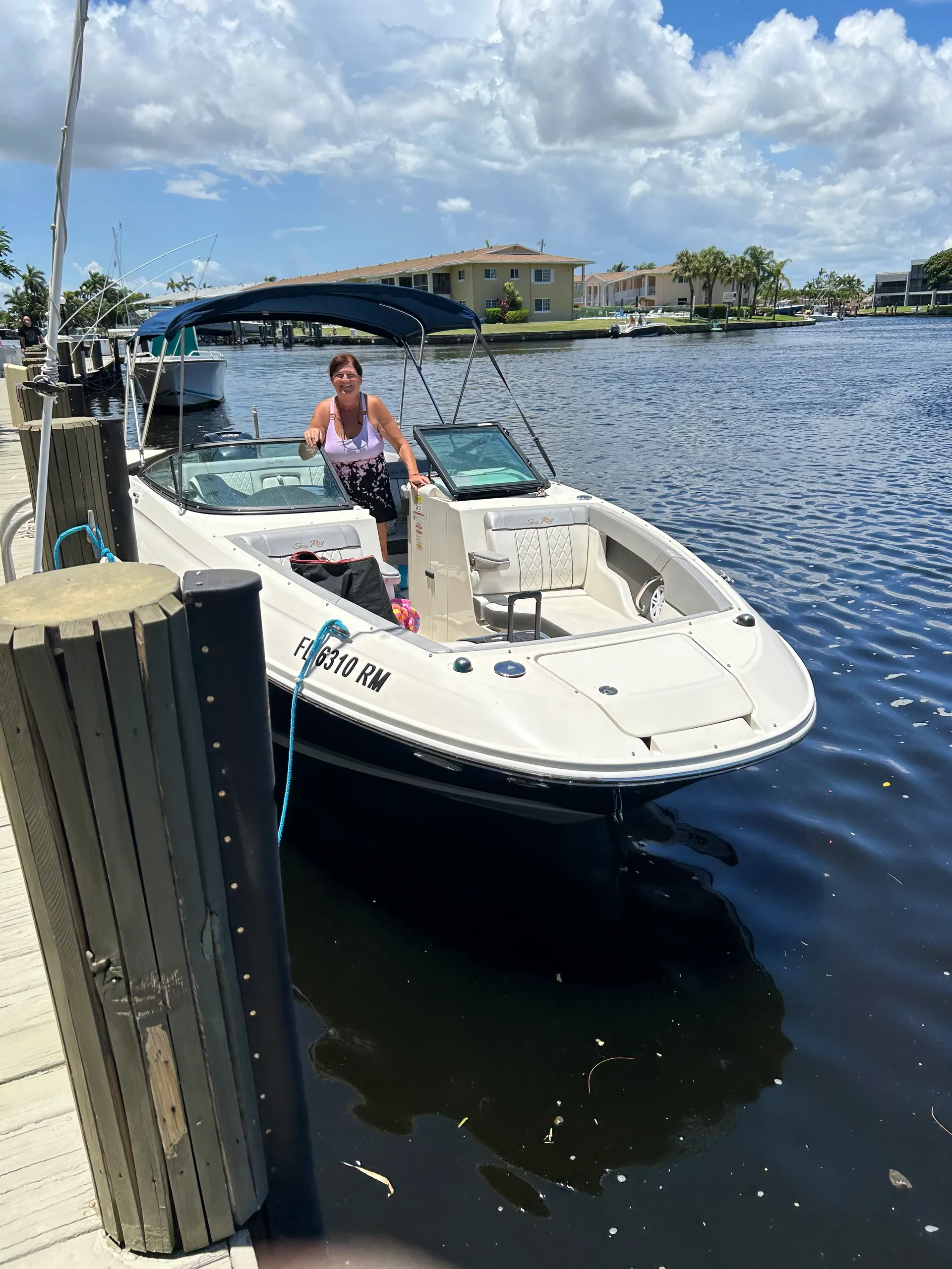 SEA RAY BOATS 240 SUNDECK in Pompano Beach, FL — photo 2