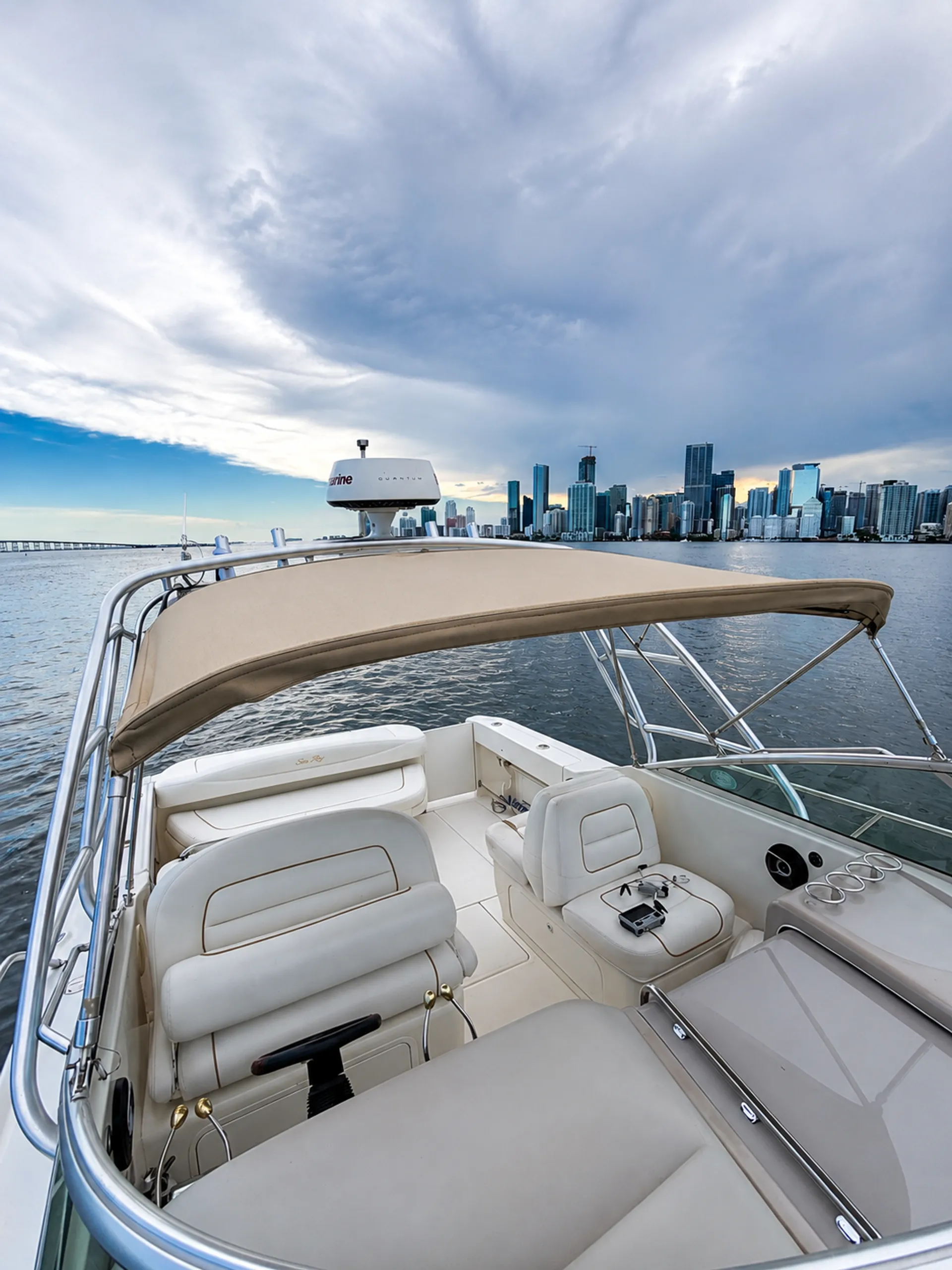 Sea Ray Boats Amberjack 290 in Miami, FL — photo 3