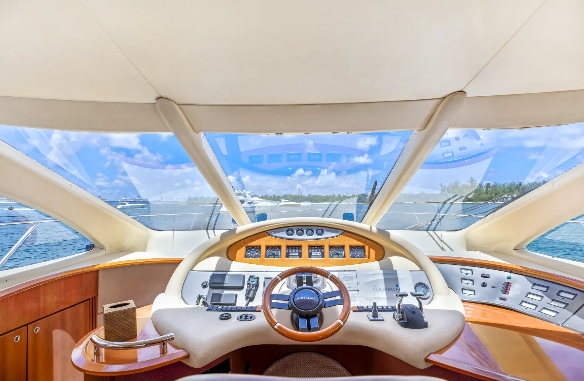 Azimut 60 Flybridge in Miami, FL — photo 10