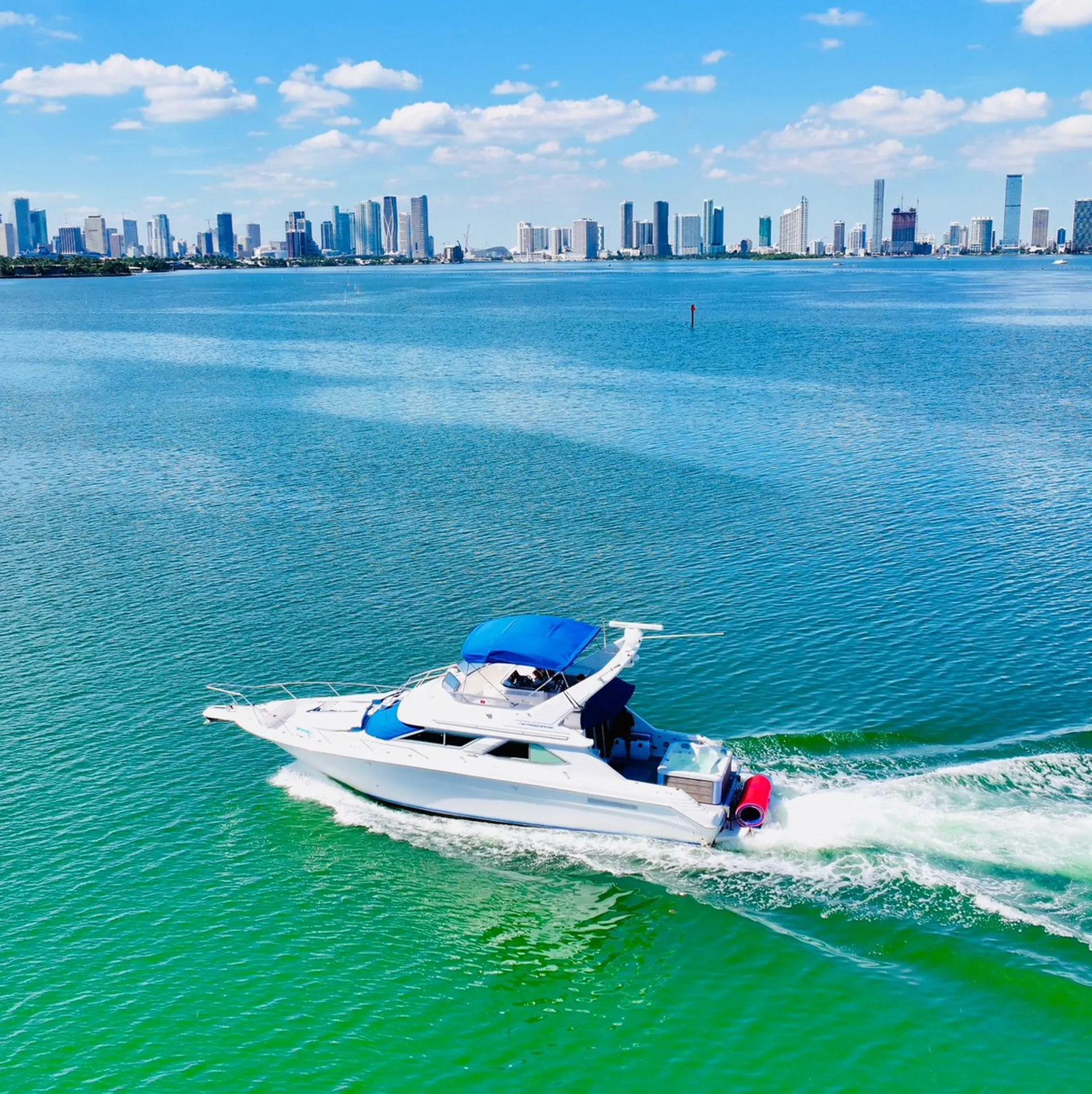 Sea Ray Boats 440 Sundancer in North Bay Village, FL — photo 5