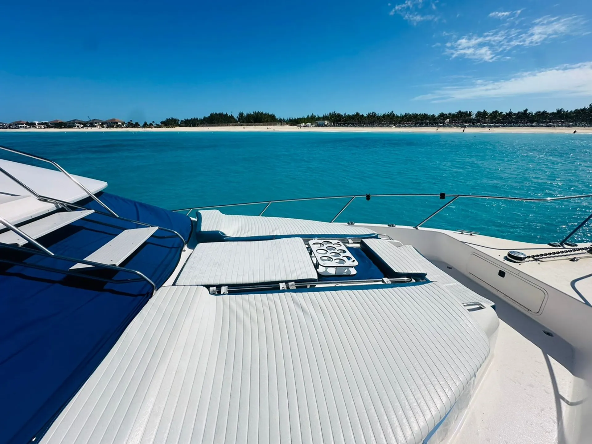 Sea Ray Boats 440 Sundancer in North Bay Village, FL — photo 7