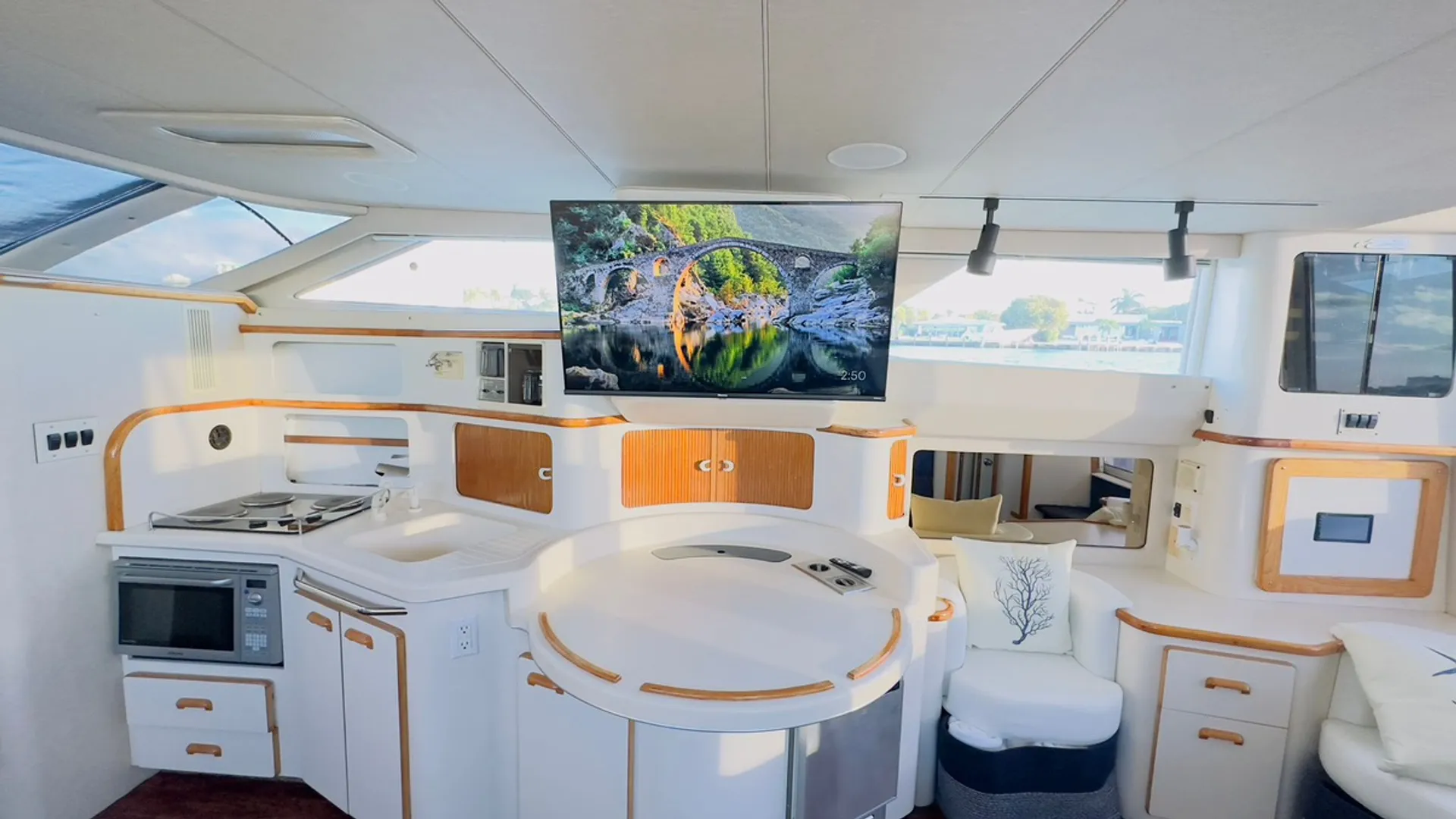 Sea Ray Boats 440 Sundancer in North Bay Village, FL — photo 9
