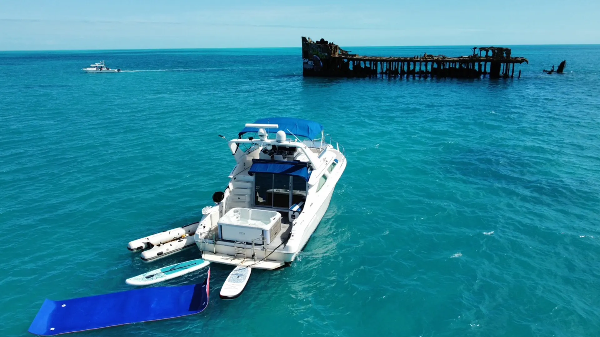 Sea Ray Boats 440 Sundancer in North Bay Village, FL — photo 3