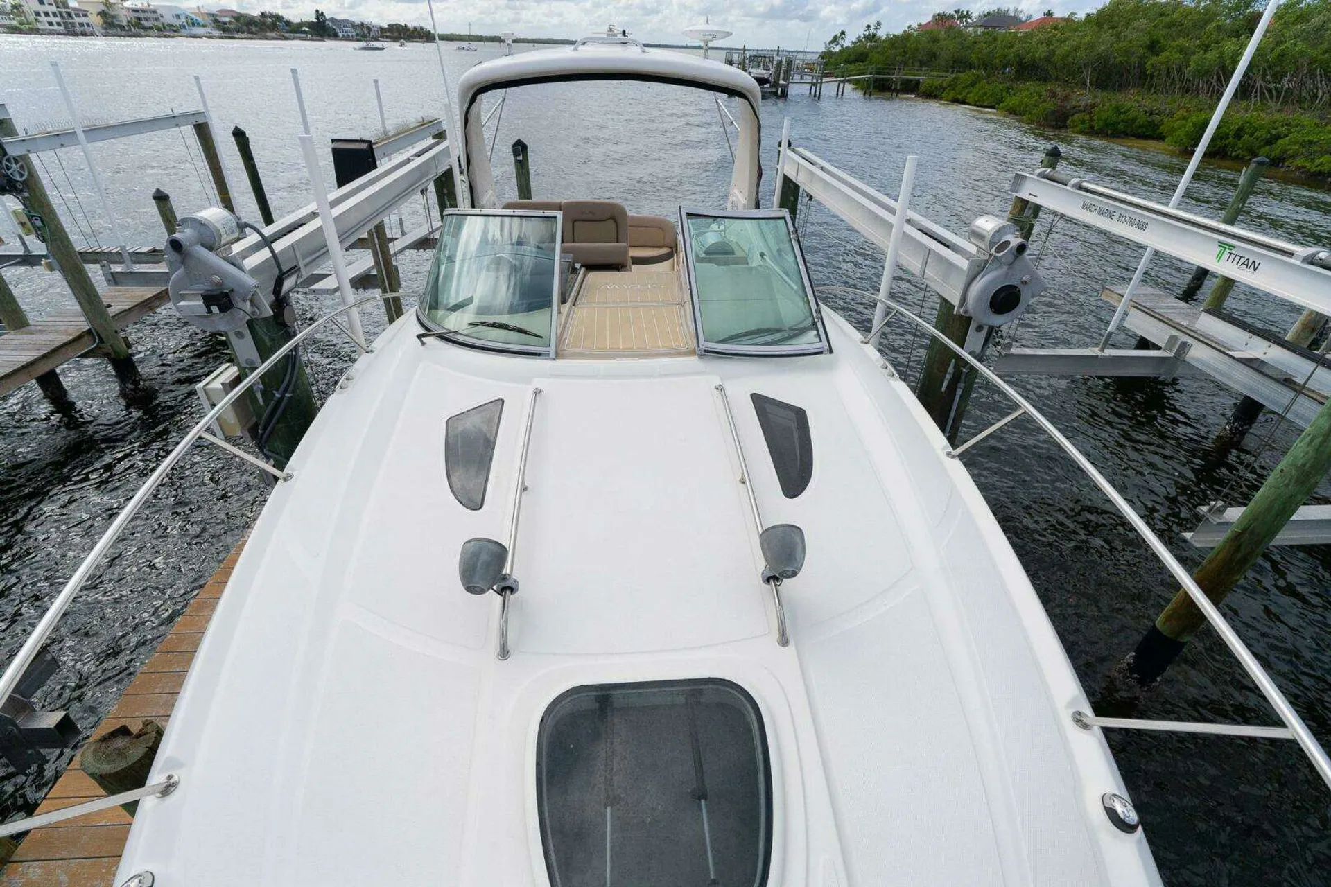 SEA RAY BOATS 330 SUNDANCER in Brooklyn, NY — photo 5