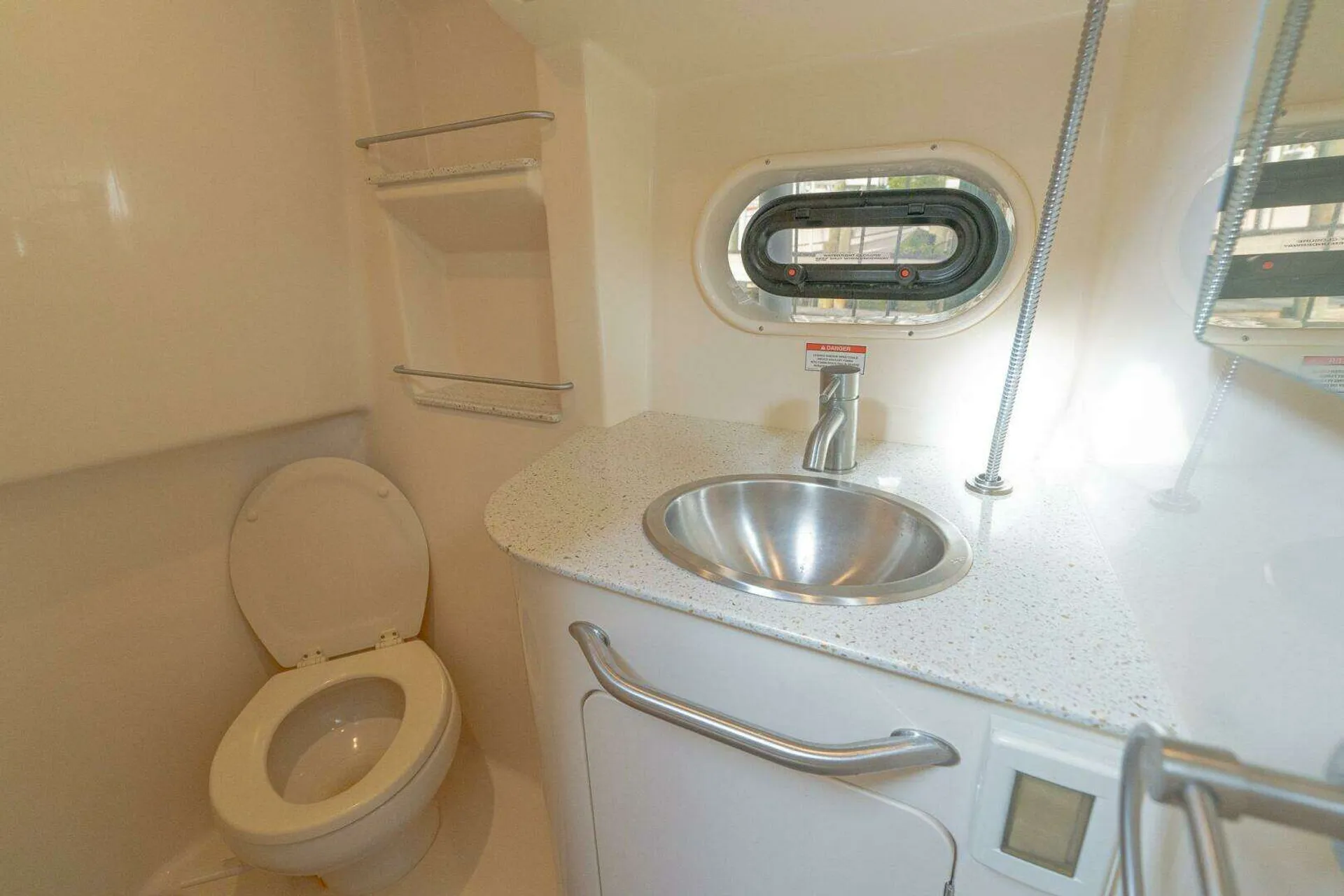 Luxury Sea Ray  Sundancer | Twin 6.2L MerCruisers | Premium Sound | AC