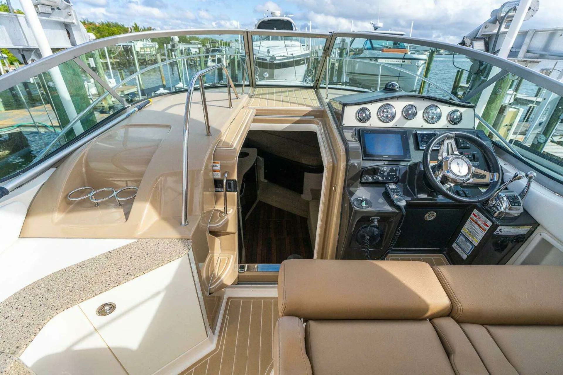 Luxury Sea Ray  Sundancer | Twin 6.2L MerCruisers | Premium Sound | AC