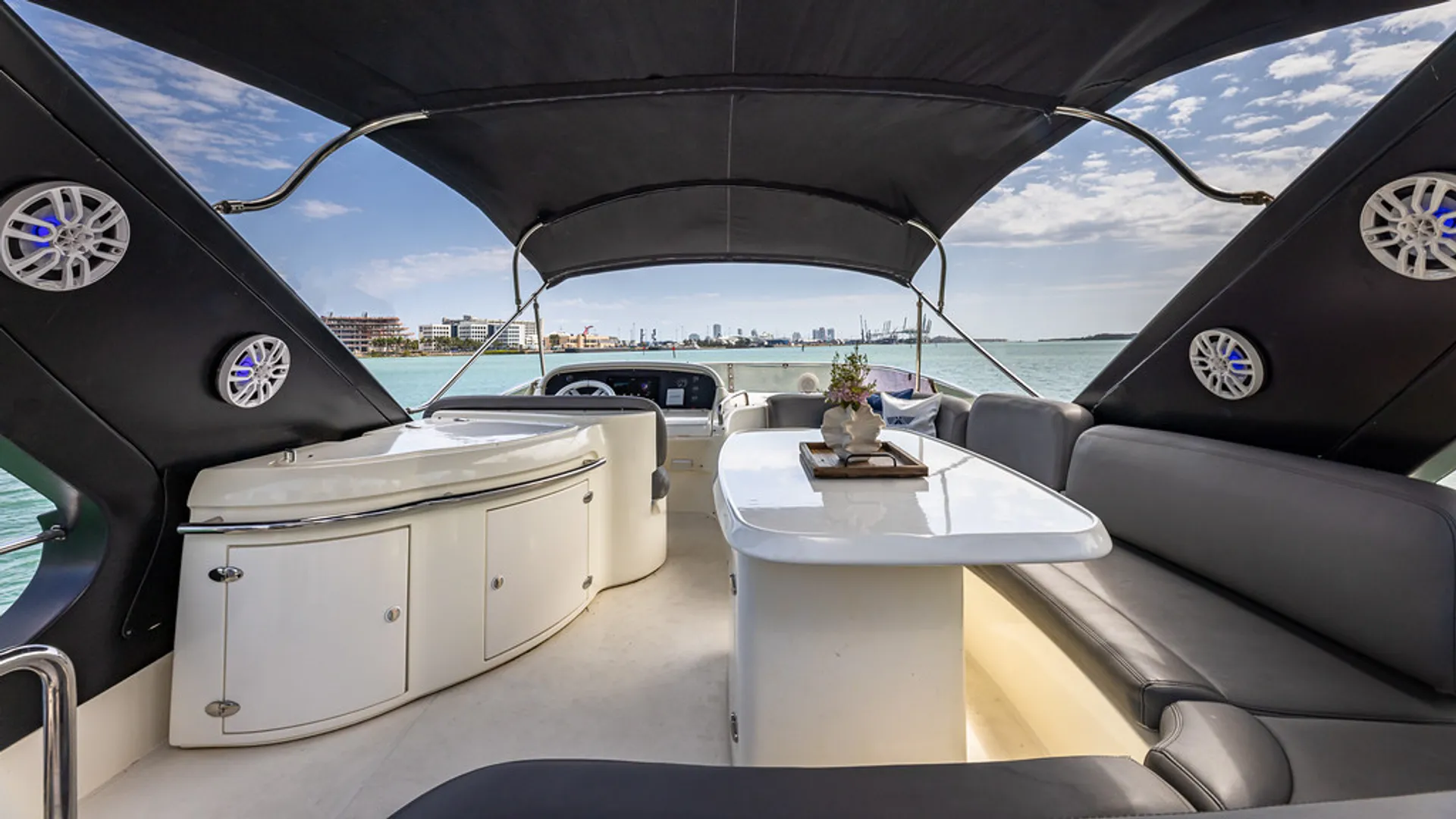 70' AZIMUT DREAM III YACHT EXPERIENCE 