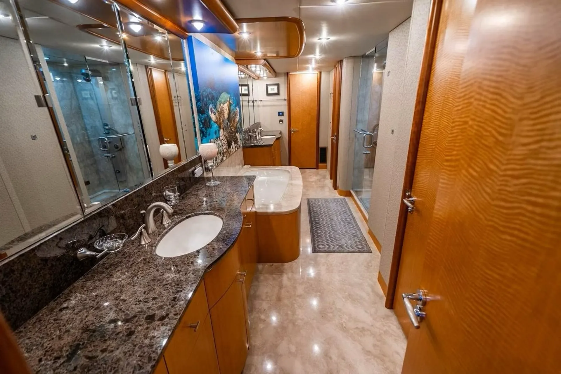 88ft Lazzara Yacht with lots of Outdoor Spaces and Water Toys!