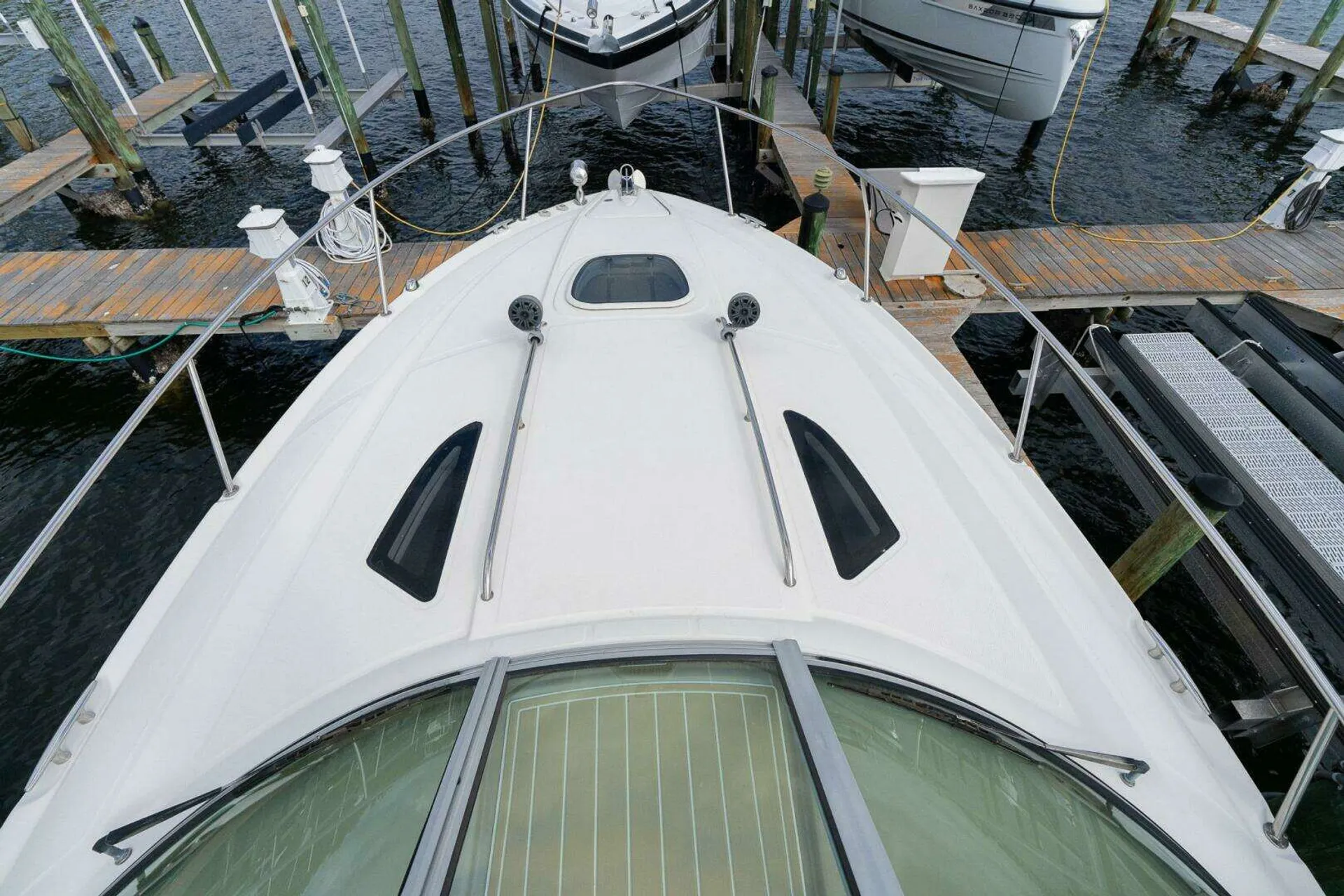 SEA RAY BOATS 330 SUNDANCER in Brooklyn, NY — photo 4