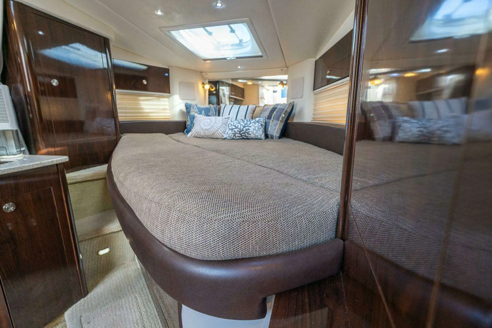 Luxury Sea Ray  Sundancer | Twin 6.2L MerCruisers | Premium Sound | AC